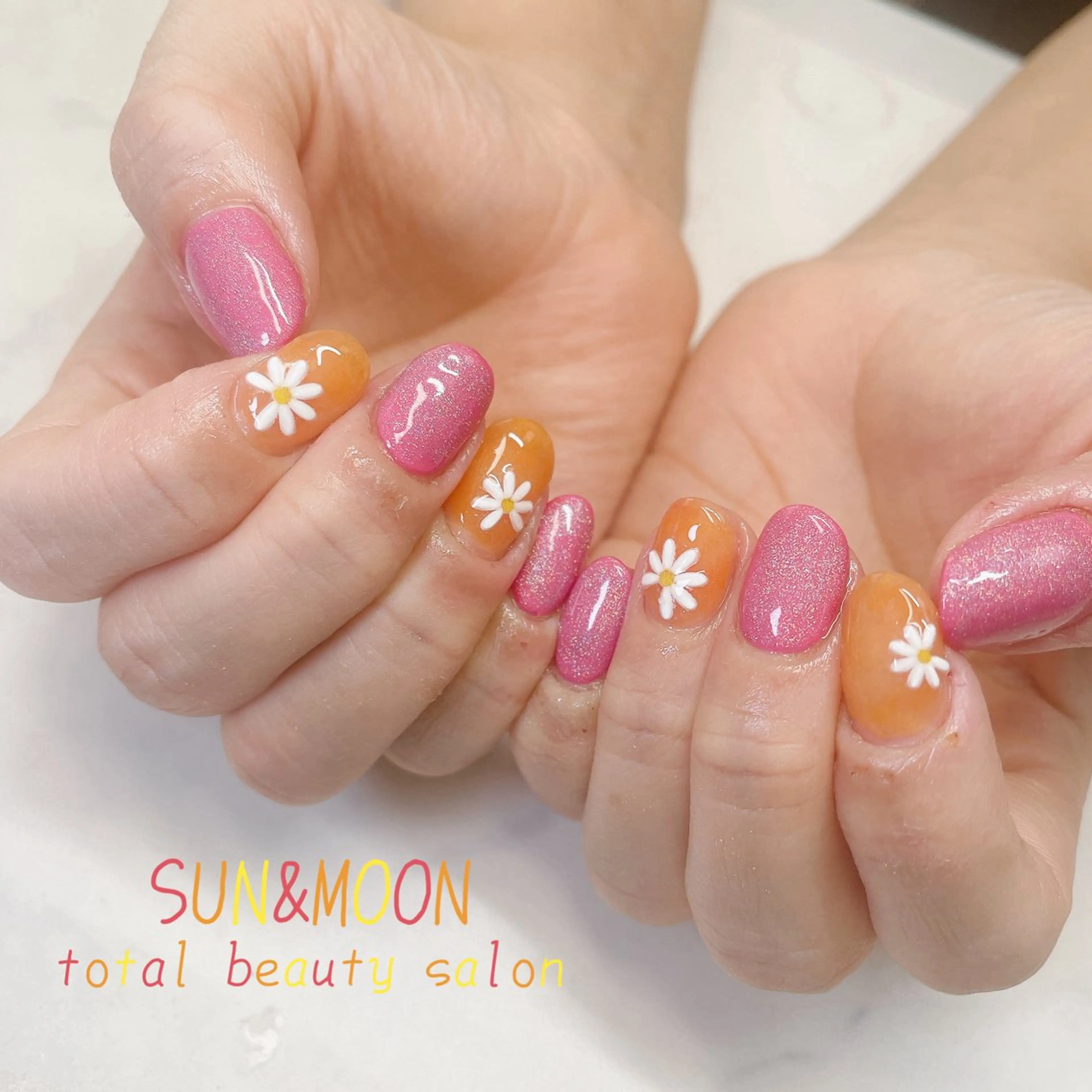 ネイル SUN&MOON REOのネイルデザイン