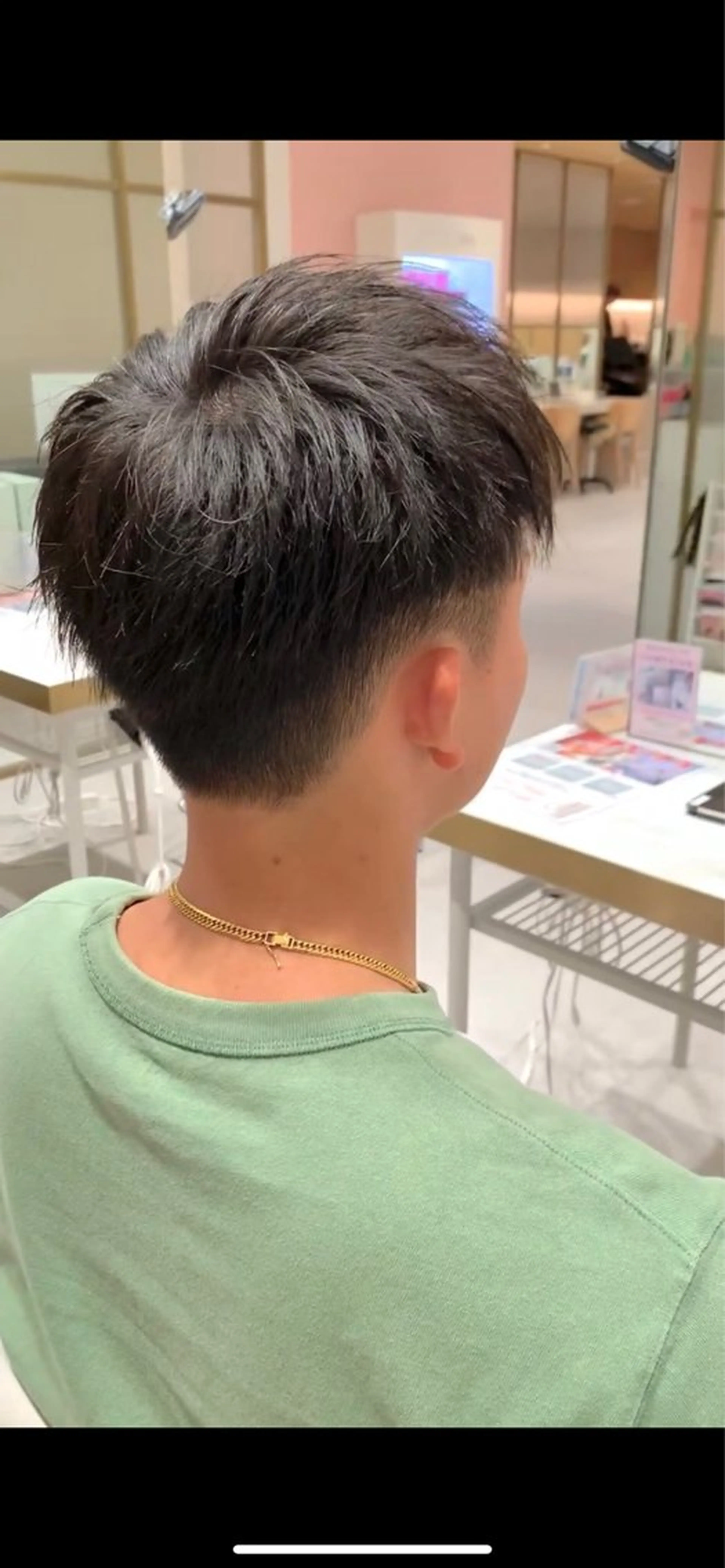 メンズ センターパート マッシュ メンズパーマ メンズツイストパーマ 刈り上げ カット トリートメント 韓国ヘア/レイヤー/ 顔まわり/りょーとのヘアスタイル