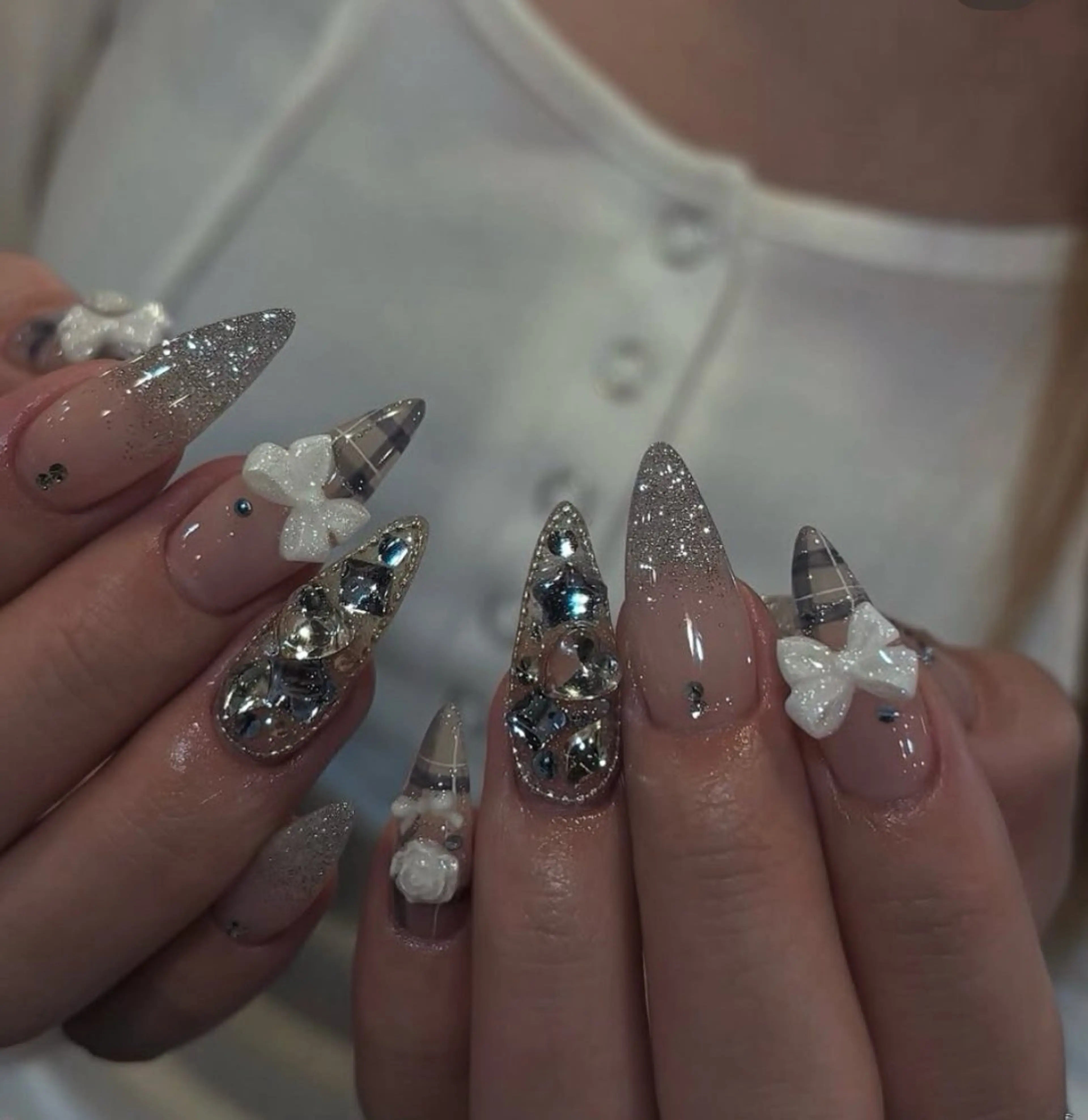 ネイル アートネイル フレンチネイル ジェルネイル グラデーション キラキラネイル ハンドネイル Ryu Nail NekoChanのネイルデザイン
