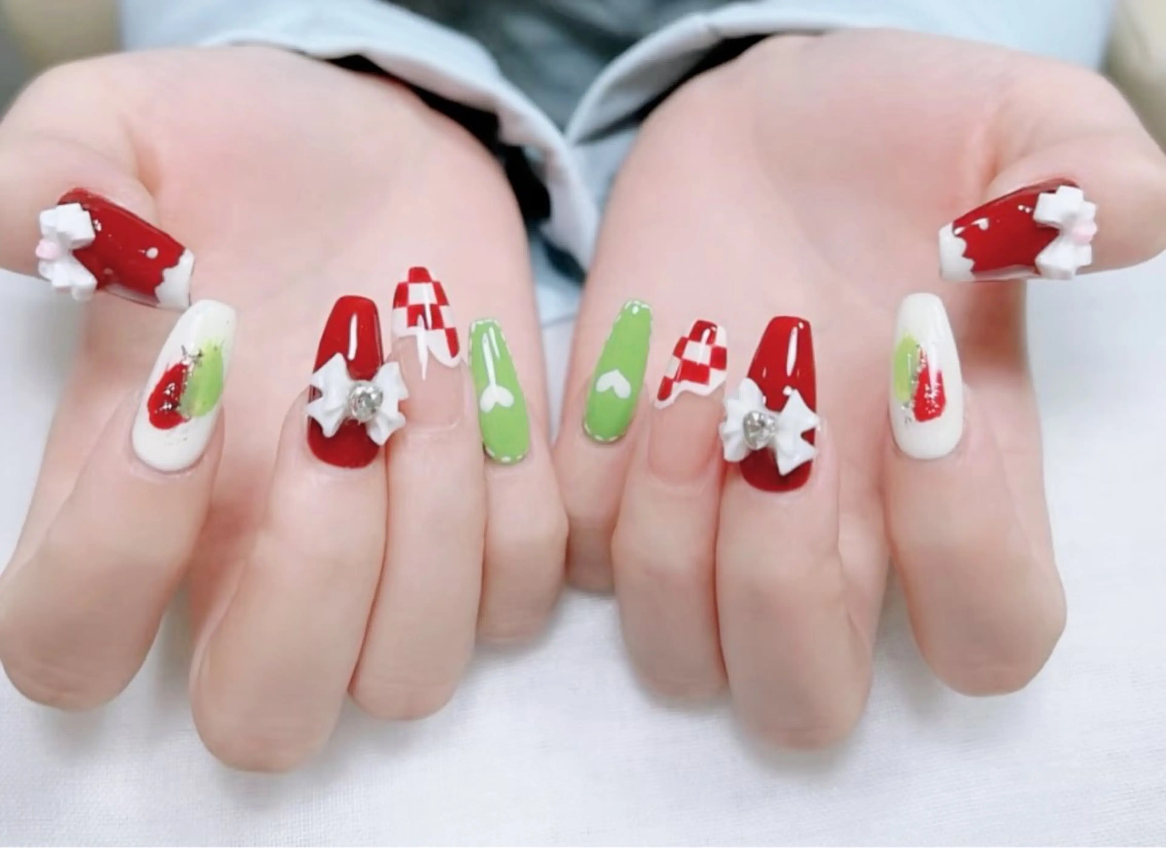 ネイル オーロラネイル フットネイル フレンチネイル ジェルネイル ガーリー ハンドネイル ╹◡╹Mimoミモ Eye&Nailのマツエク・マツパデザイン