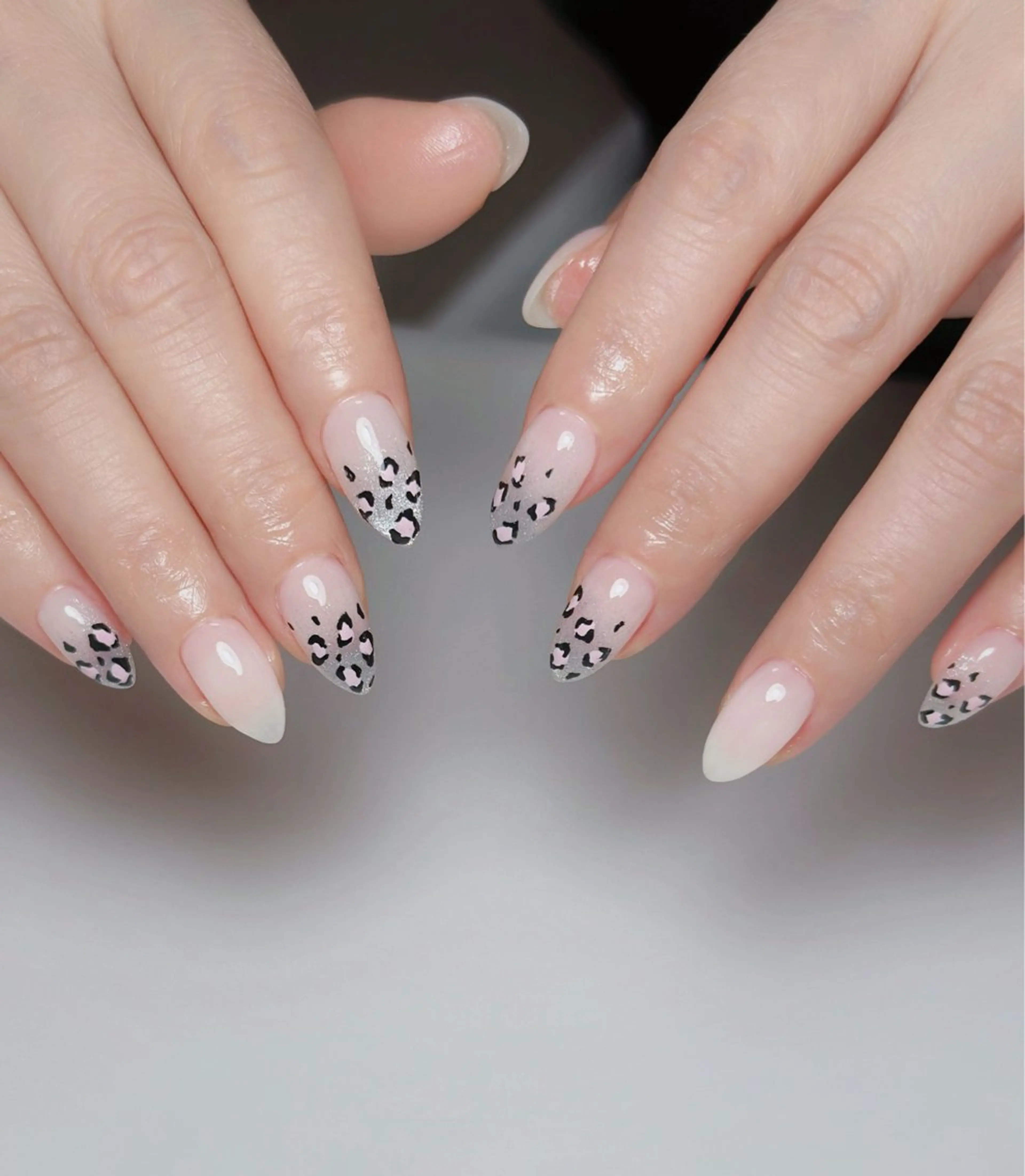 ネイル オーロラネイル 長さ出し フットネイル 韓国ネイル ラメ(グリッター) ハンドネイル 👍thumbs up nail👍のネイルデザイン