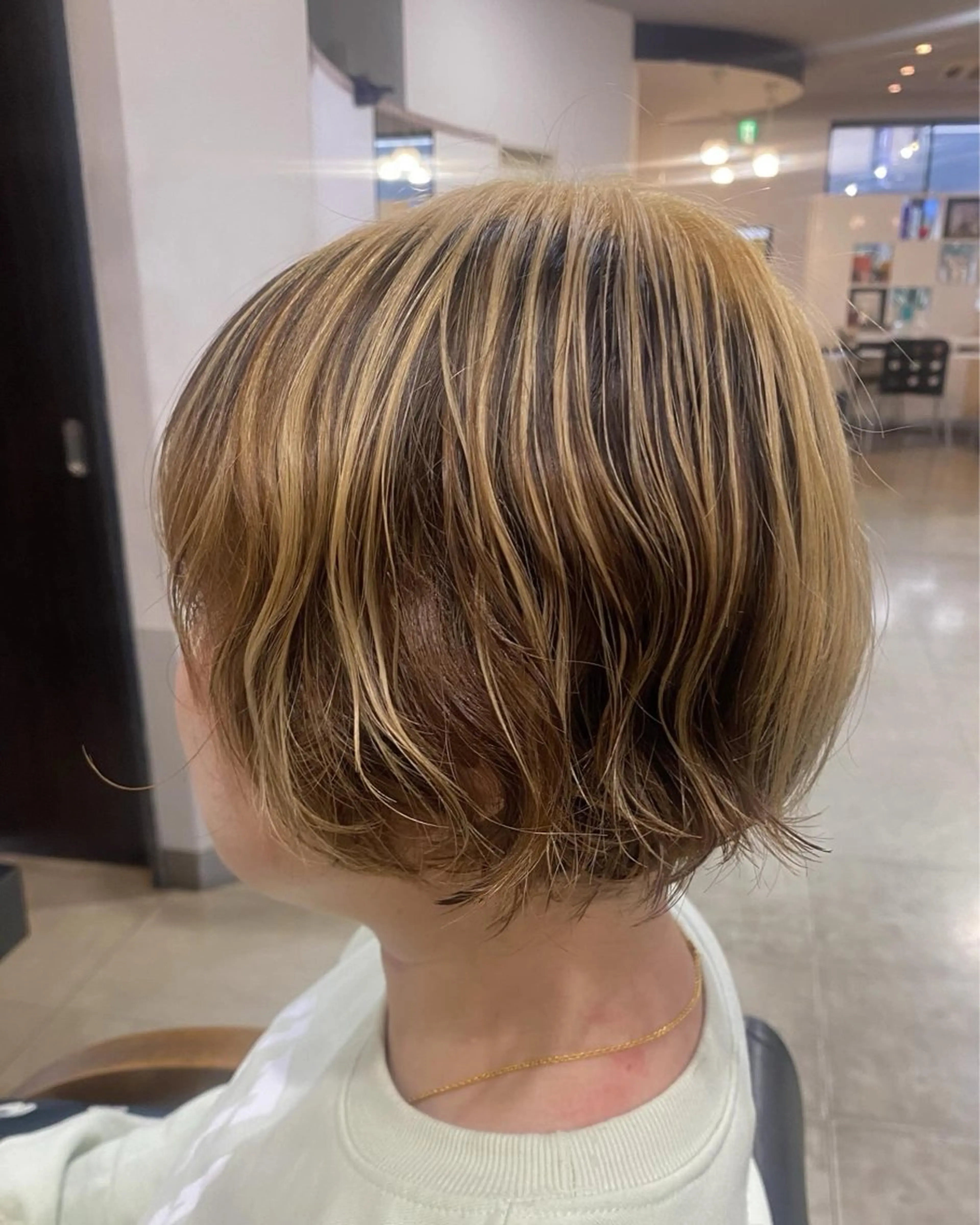 ショート カラー ヘアアレンジ 烏山 達也のヘアスタイル