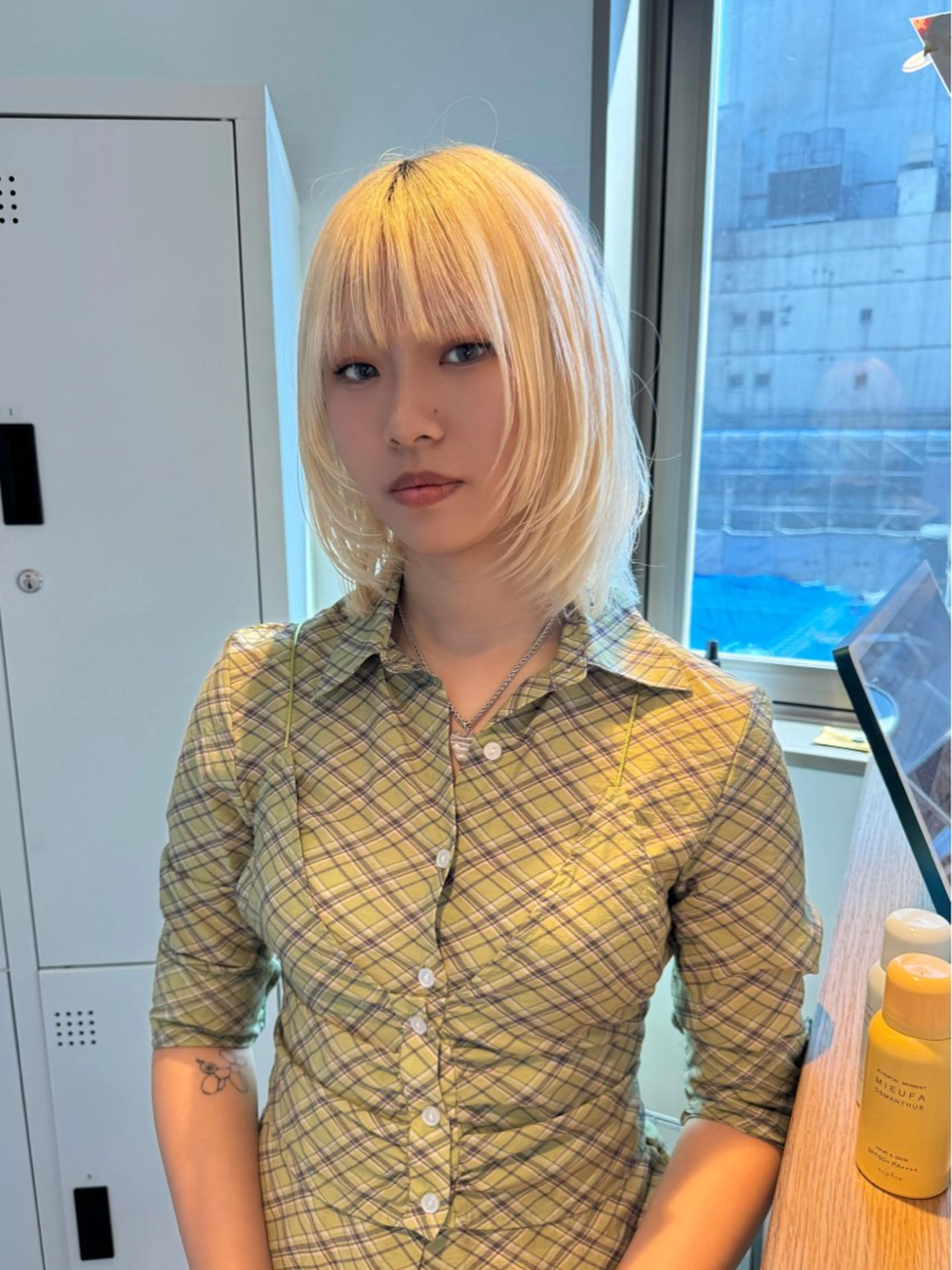 カラー 切りっぱなしボブ レイヤー/縮毛矯正のヘアスタイル