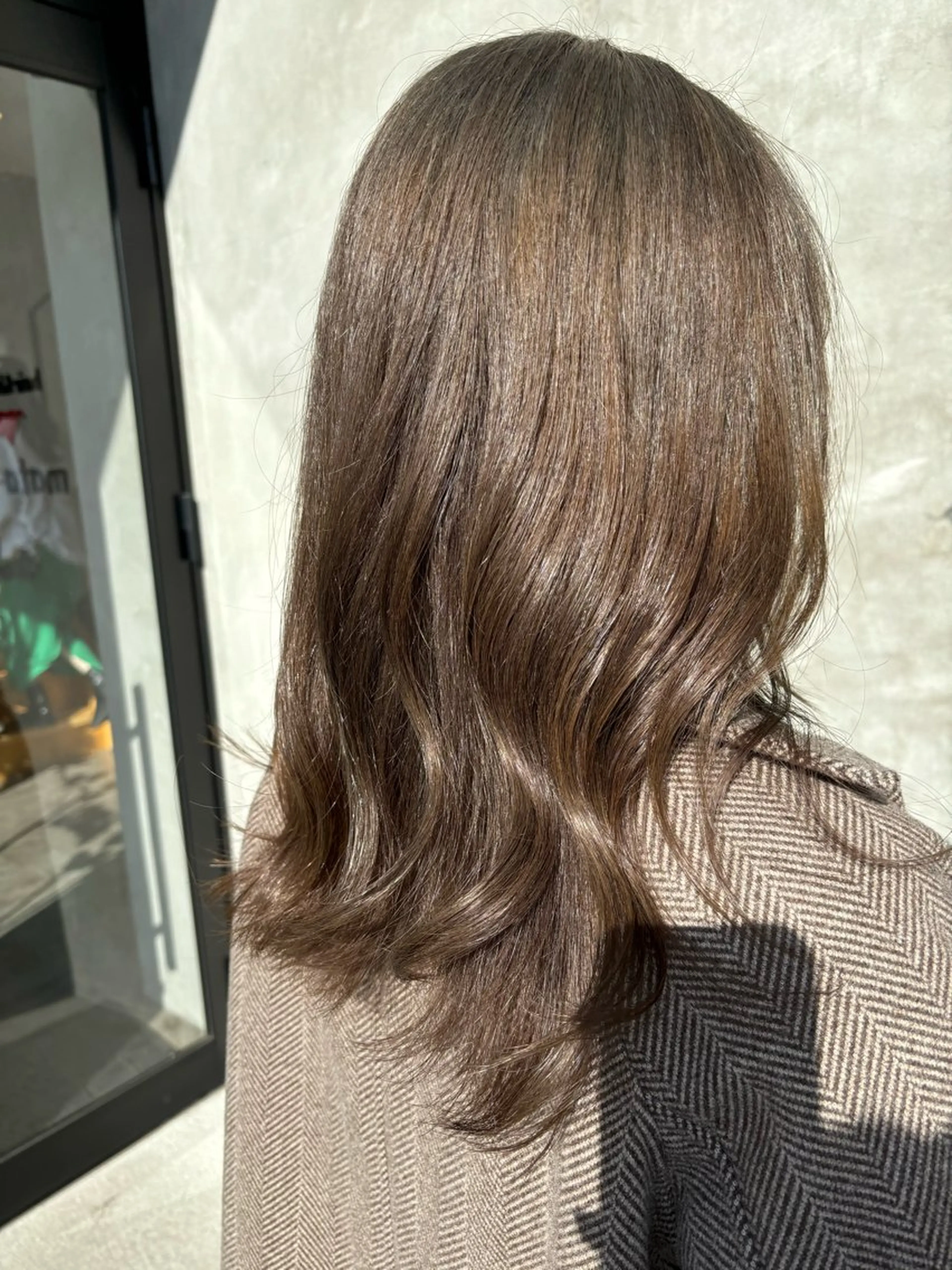 ミディアム カラー 石川 舞のヘアスタイル