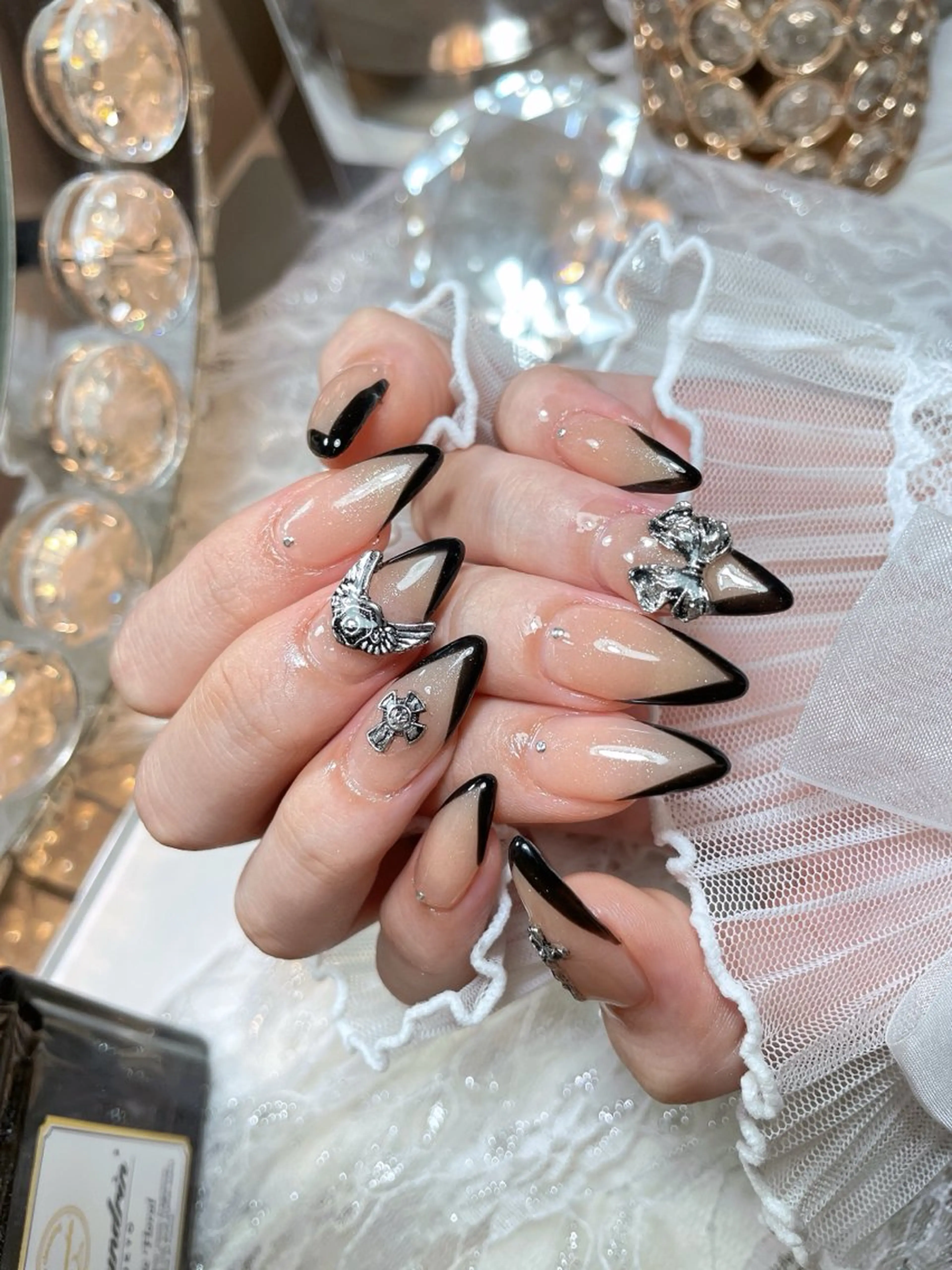 ネイル 23時まで❤︎韓国、 ワンホンネイルのネイルデザイン