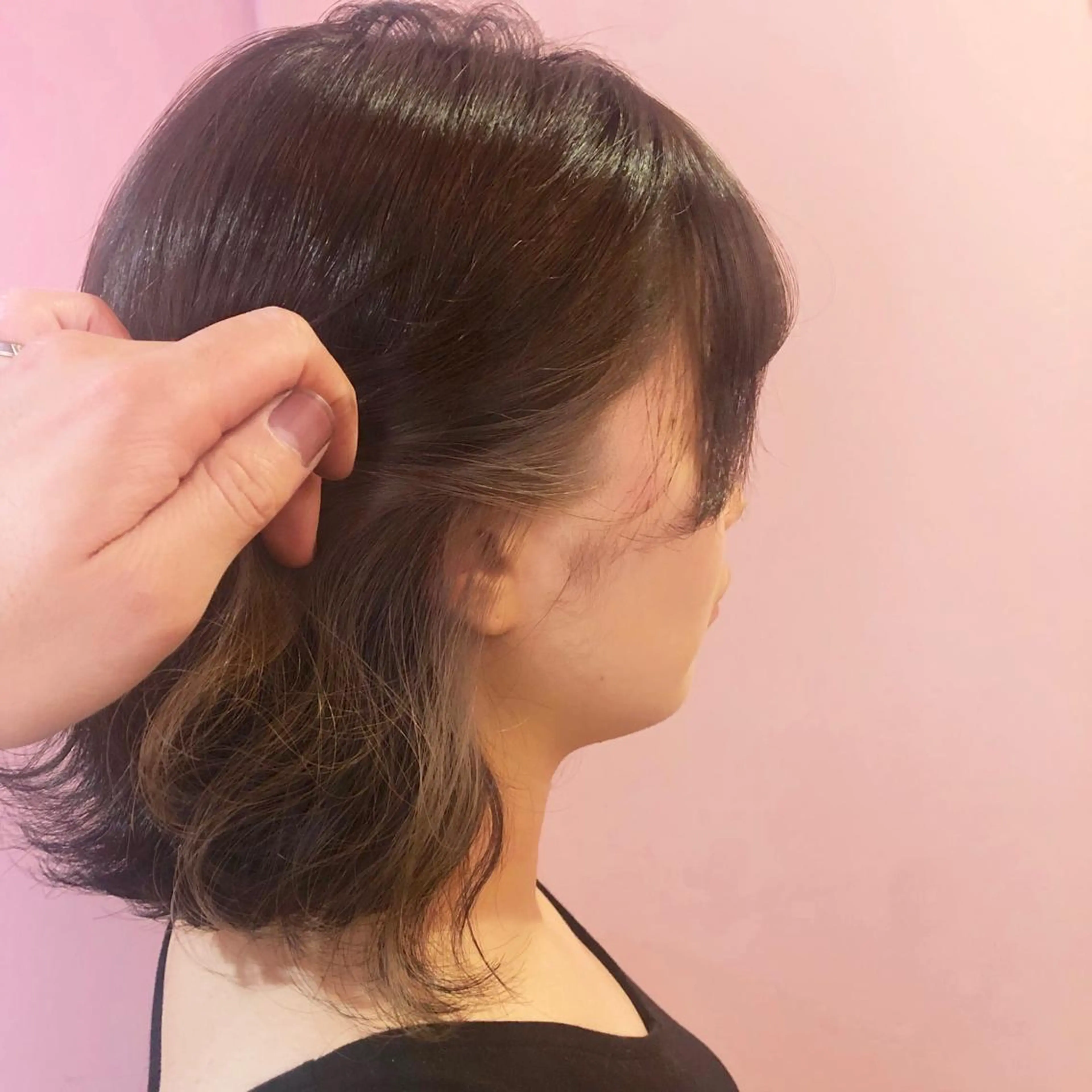 ショート カラー イヤリングカラー ヘアカラー トリートメント ✨髪質改善縮毛矯正✨ 宇田川修平のエステ・リラクイメージ