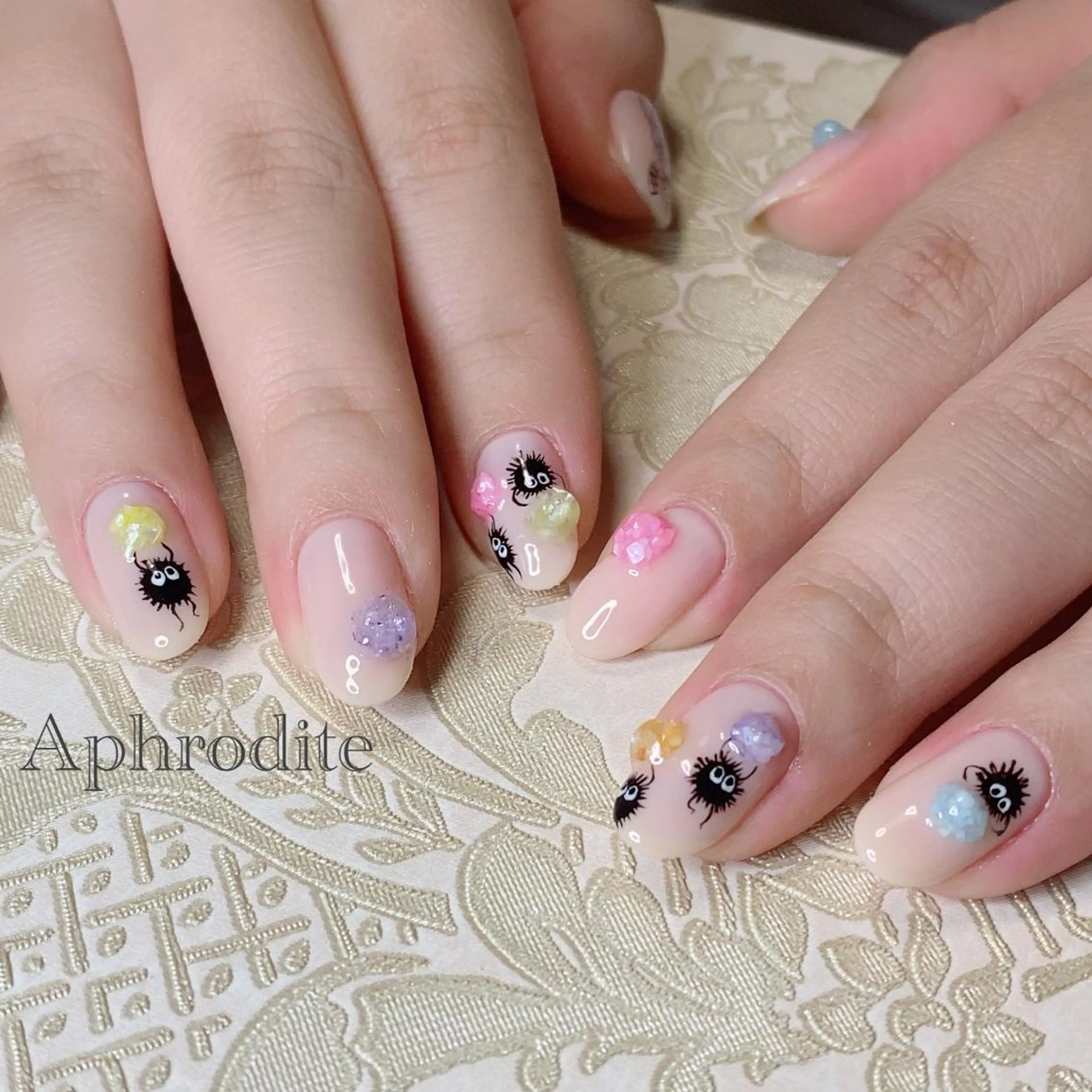 ネイル Aphrodite パラジェル認定サロンのネイルデザイン