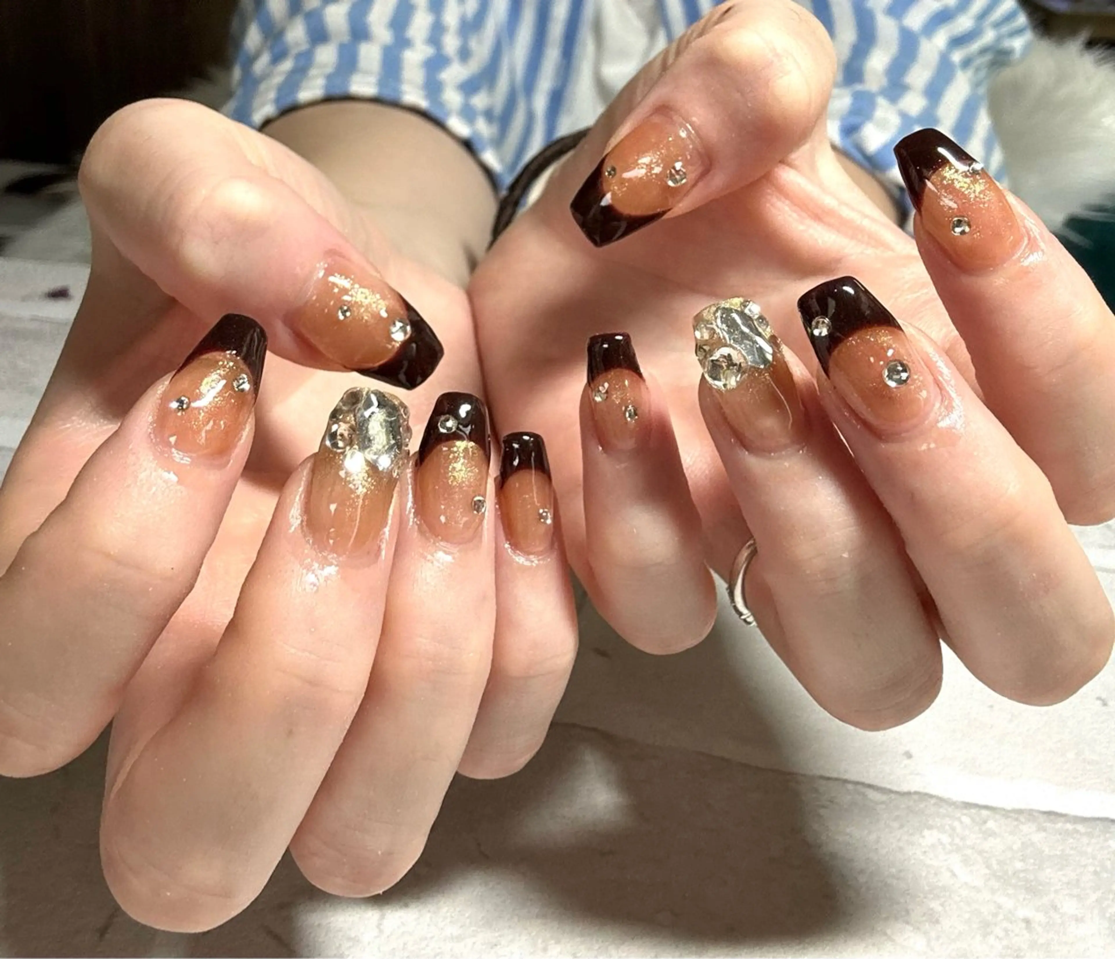 ミディアム ハンドネイル 2DY NAIL SALONのネイルデザイン