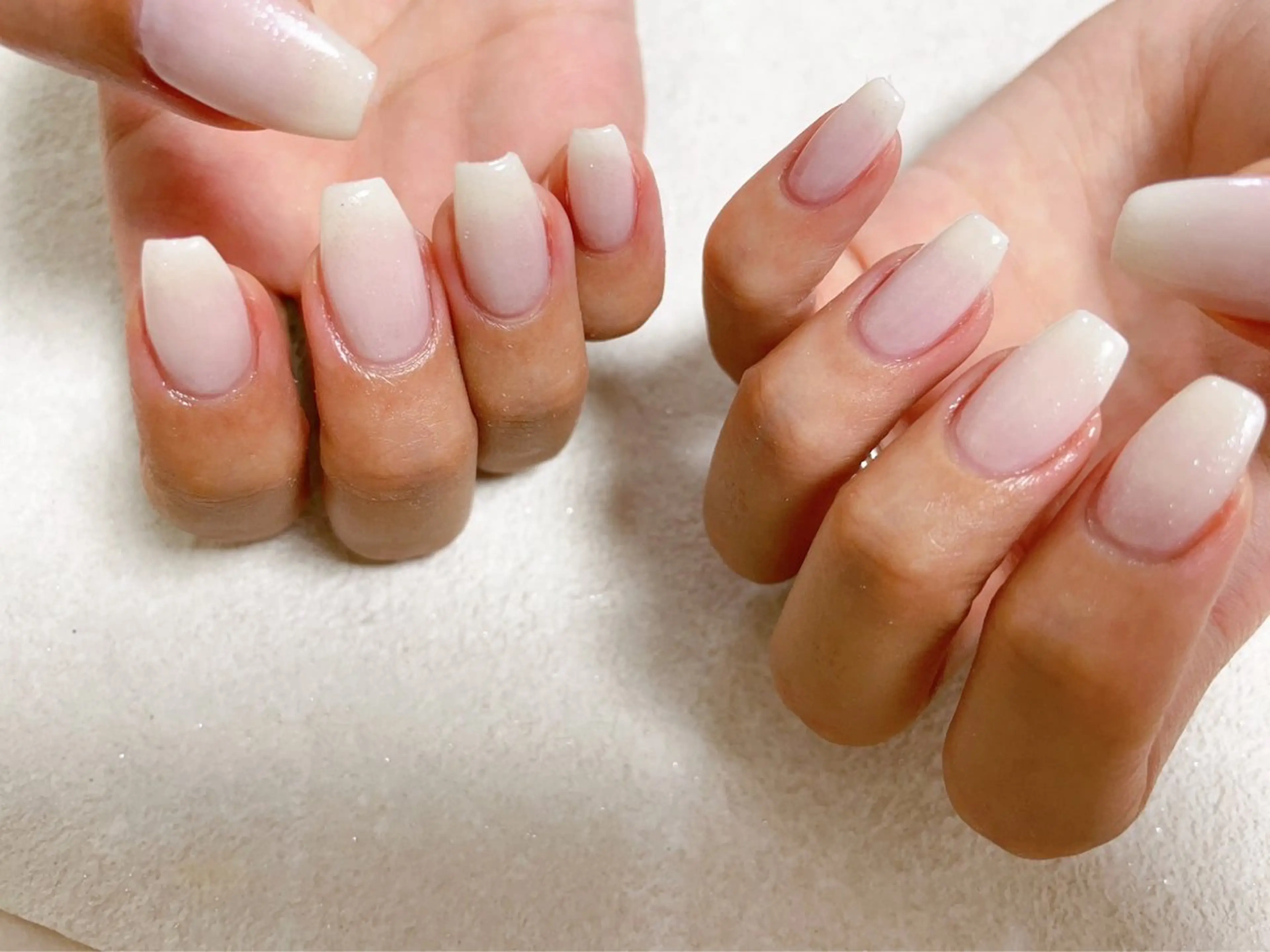 ネイル オーロラネイル フラワーネイル フットネイル フレンチネイル ジェルネイル ハンドネイル mogunail &blowのネイルデザイン