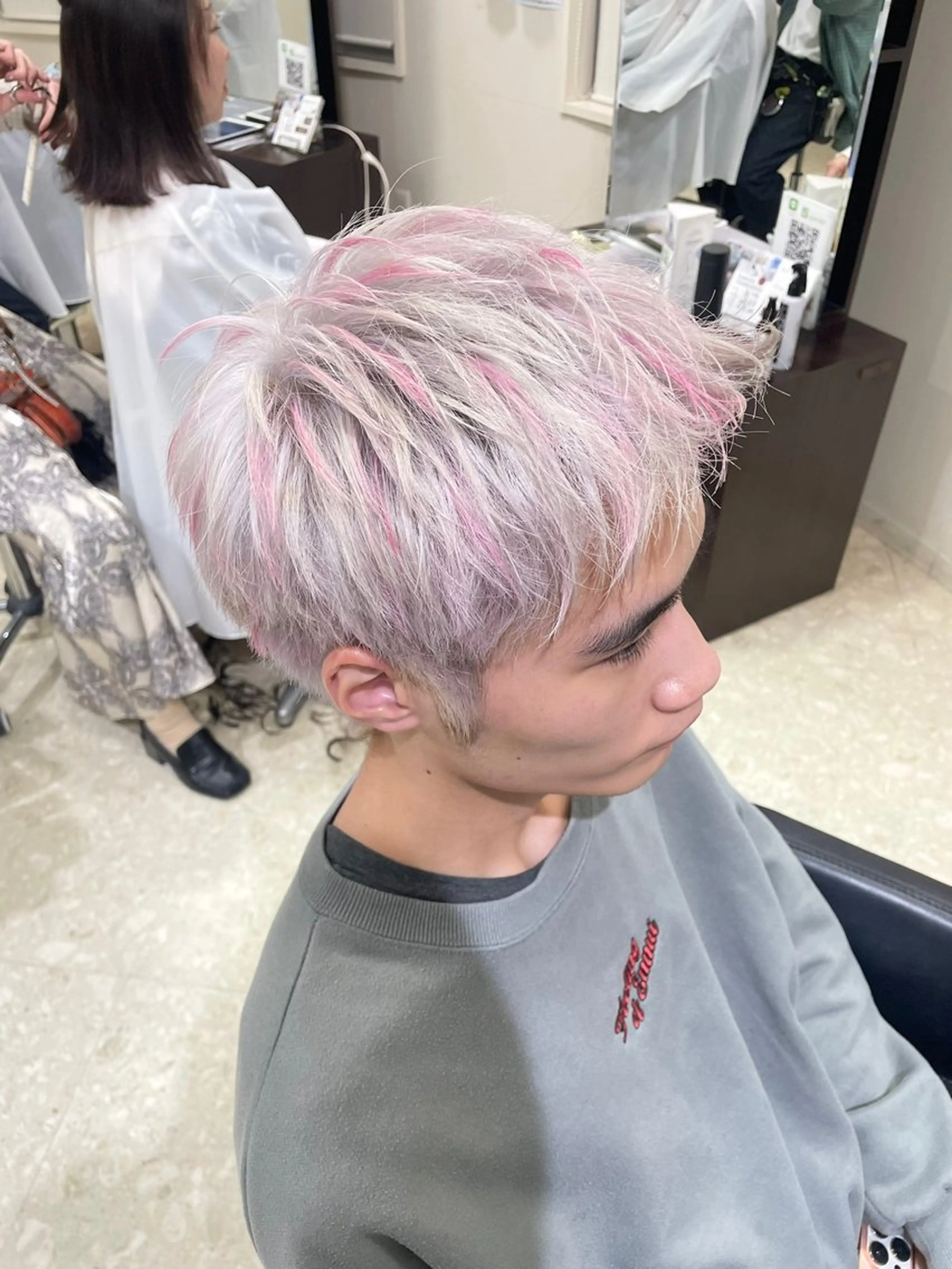 ショート カラー 小島 海斗のヘアスタイル