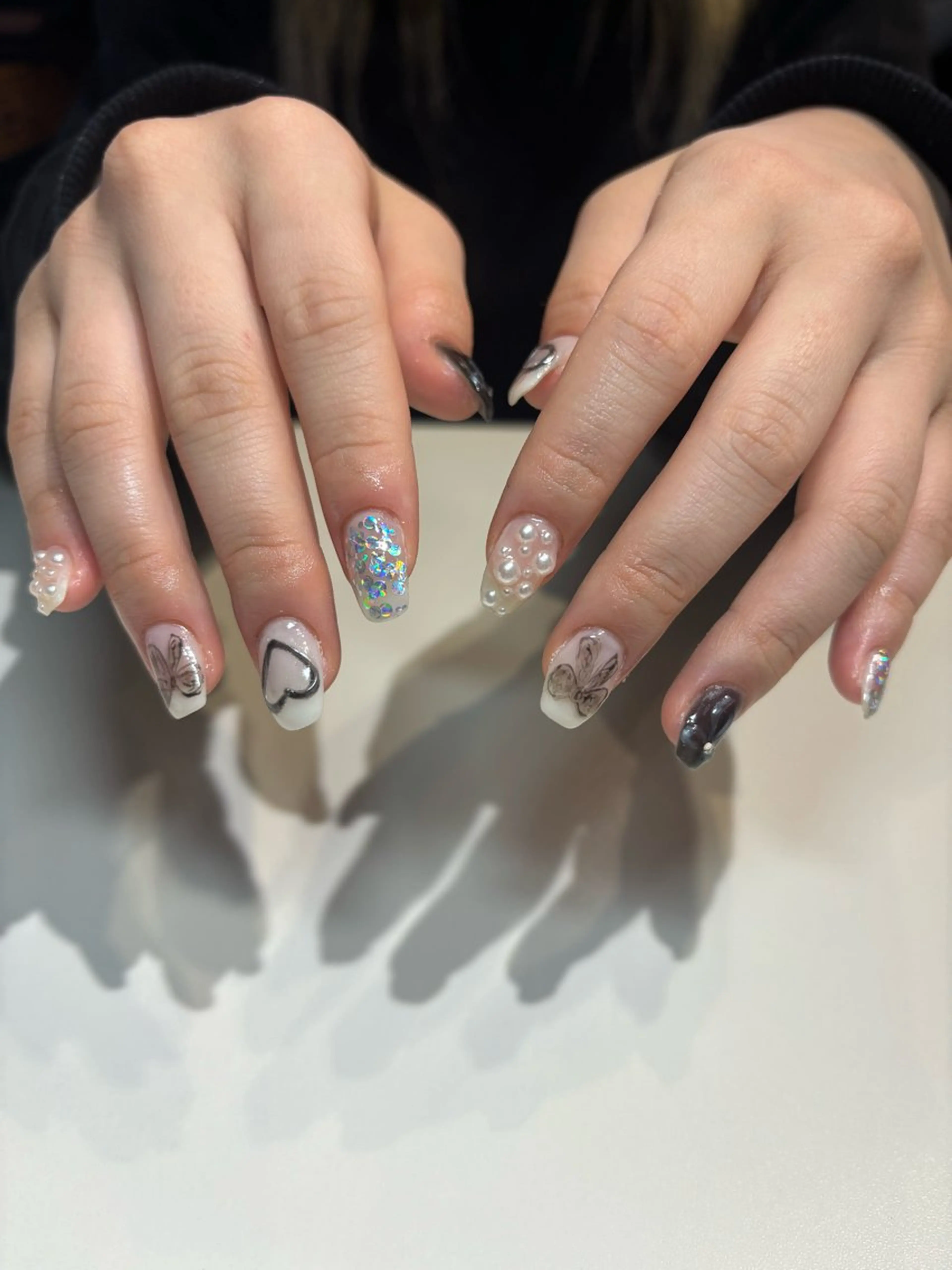 ネイル フットネイル フレンチネイル ジェルネイル グラデーション マグネットネイル misa🫧ナチュラ ル縮毛矯正/髪質改善のヘアスタイル