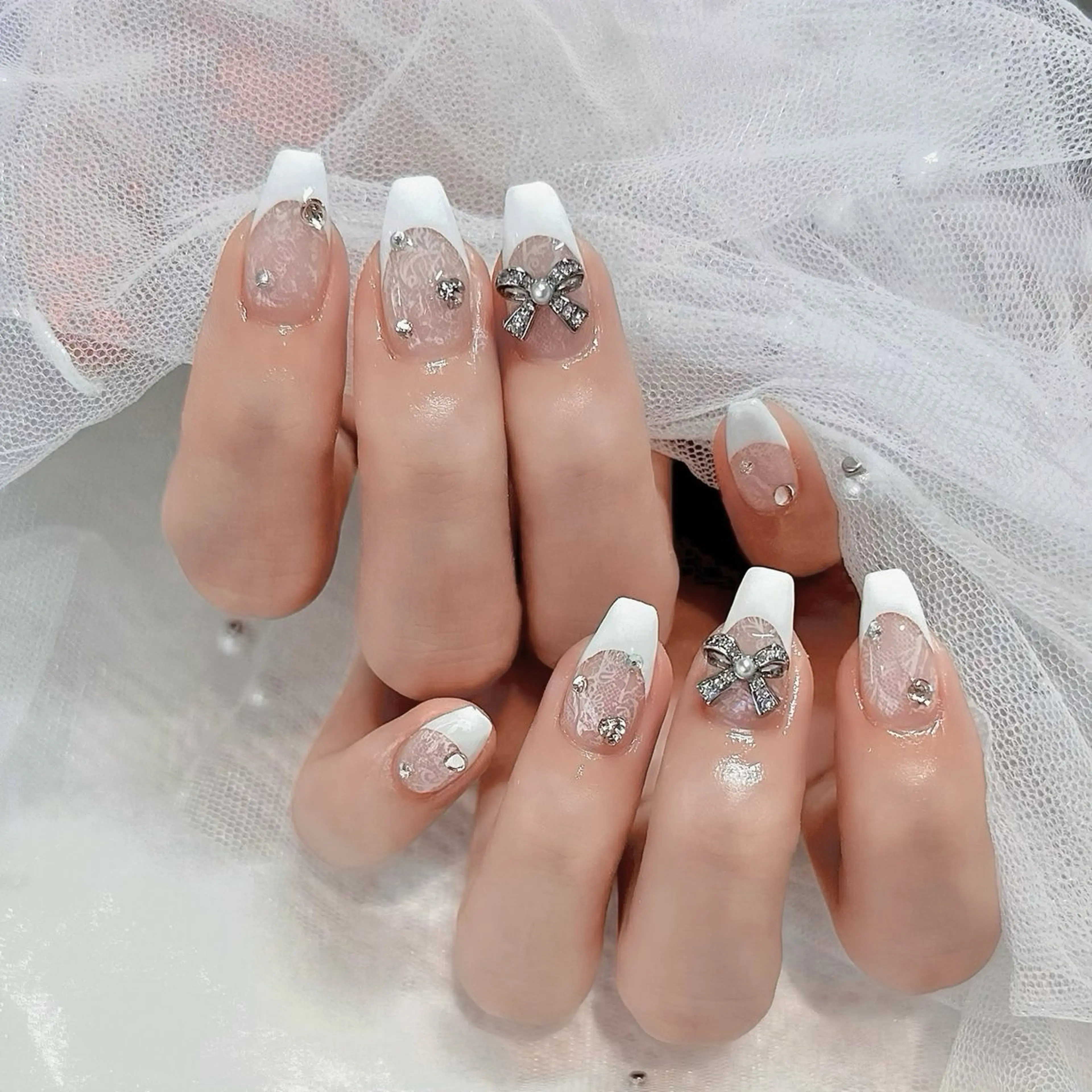 ネイル フレンチネイル レース ハンドネイル Karen 新宿のネイルデザイン