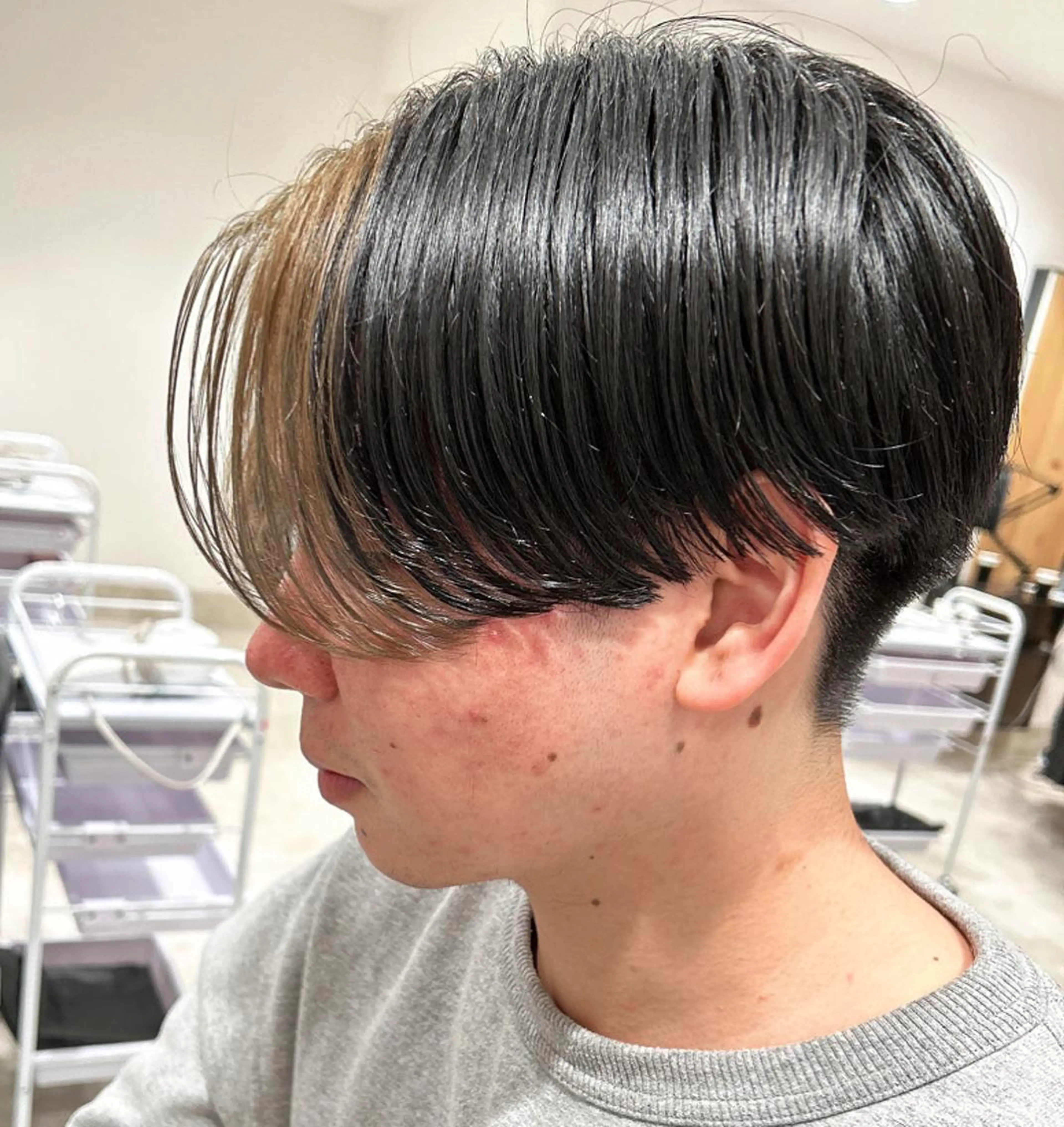 ショート カラー ハンサムショート ミストバング ブリーチ フェイスフレーミング ショートヘア カット ヘアカラー トリートメント ヘッドスパ GO TODAY SHAIRE SALON 渋谷モディ所属・スキバサミを使わない カット🌼唯🌼のヘアスタイル