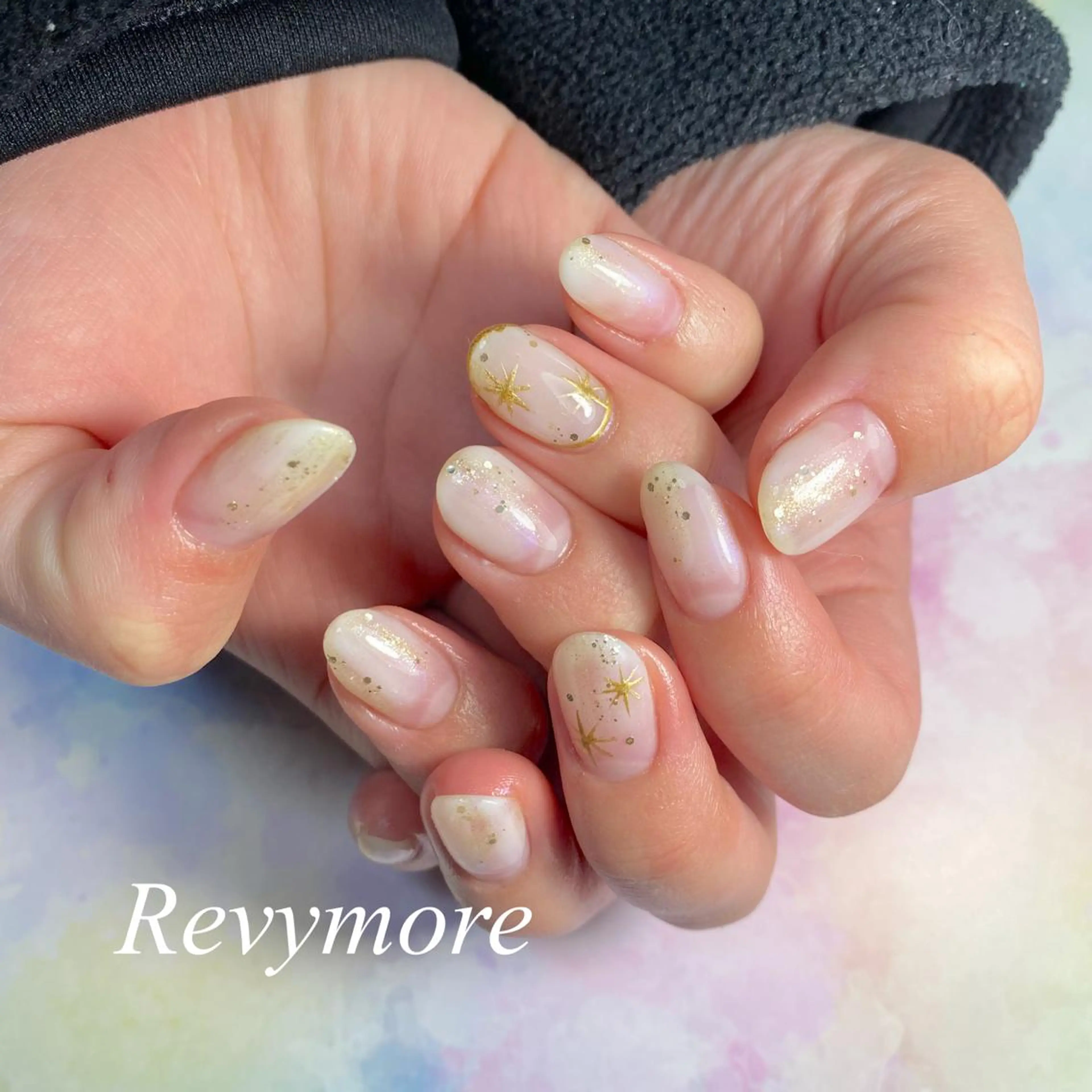ショート ネイル アートネイル ジェルネイル キラキラネイル ニュアンスネイル オフィスネイル nail salon Revymoreのネイルデザイン
