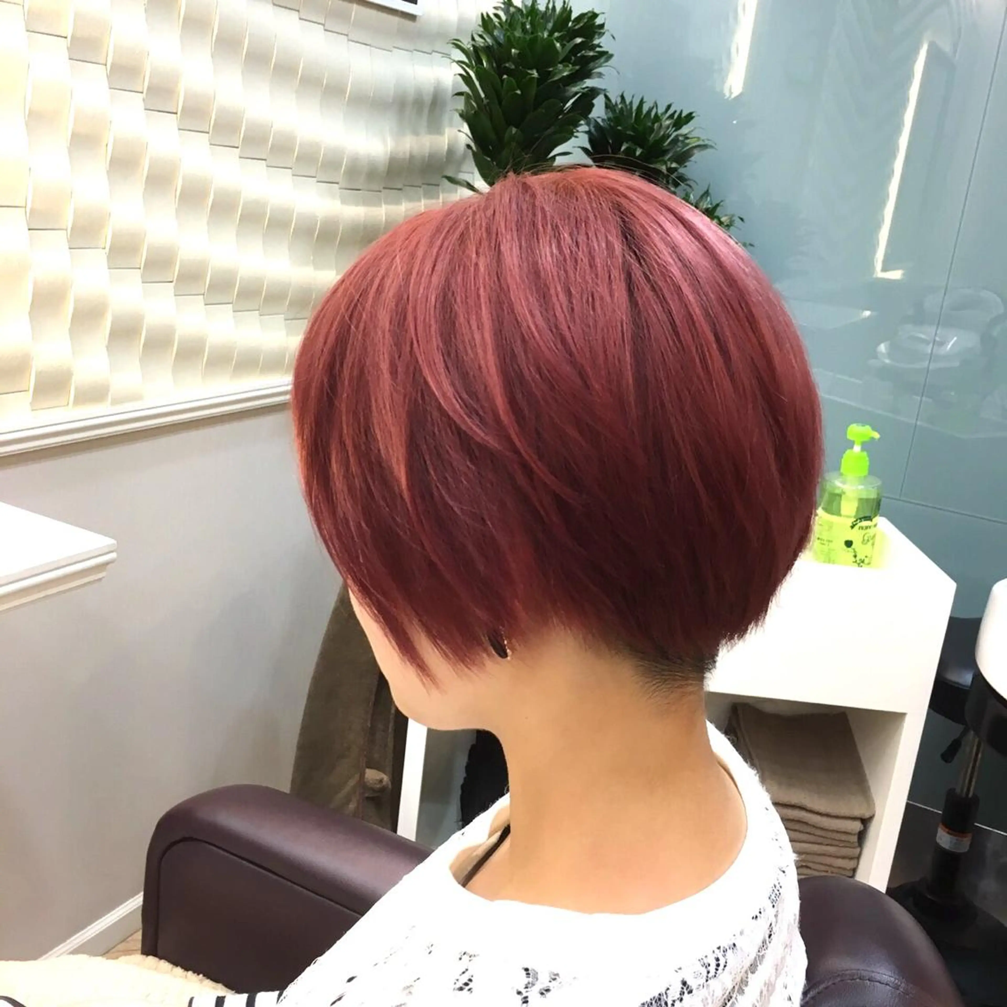 ショート カット ヘアカラー oluolu hairのヘアスタイル
