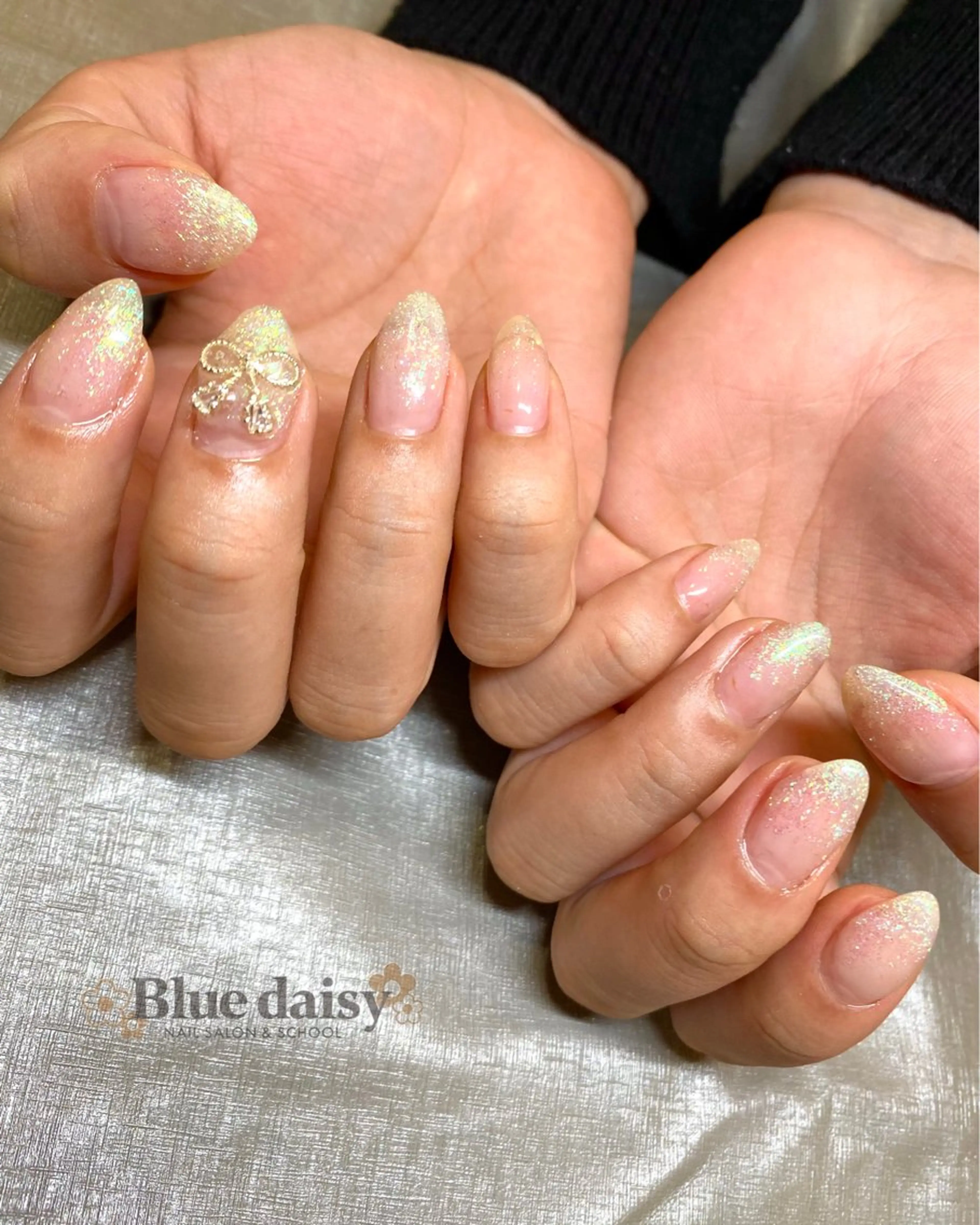 ネイル ジェルネイル キラキラネイル ラメ(グリッター) マグネットネイル 持ち込み ハンドネイル Blue daisy 栄本店のネイルデザイン