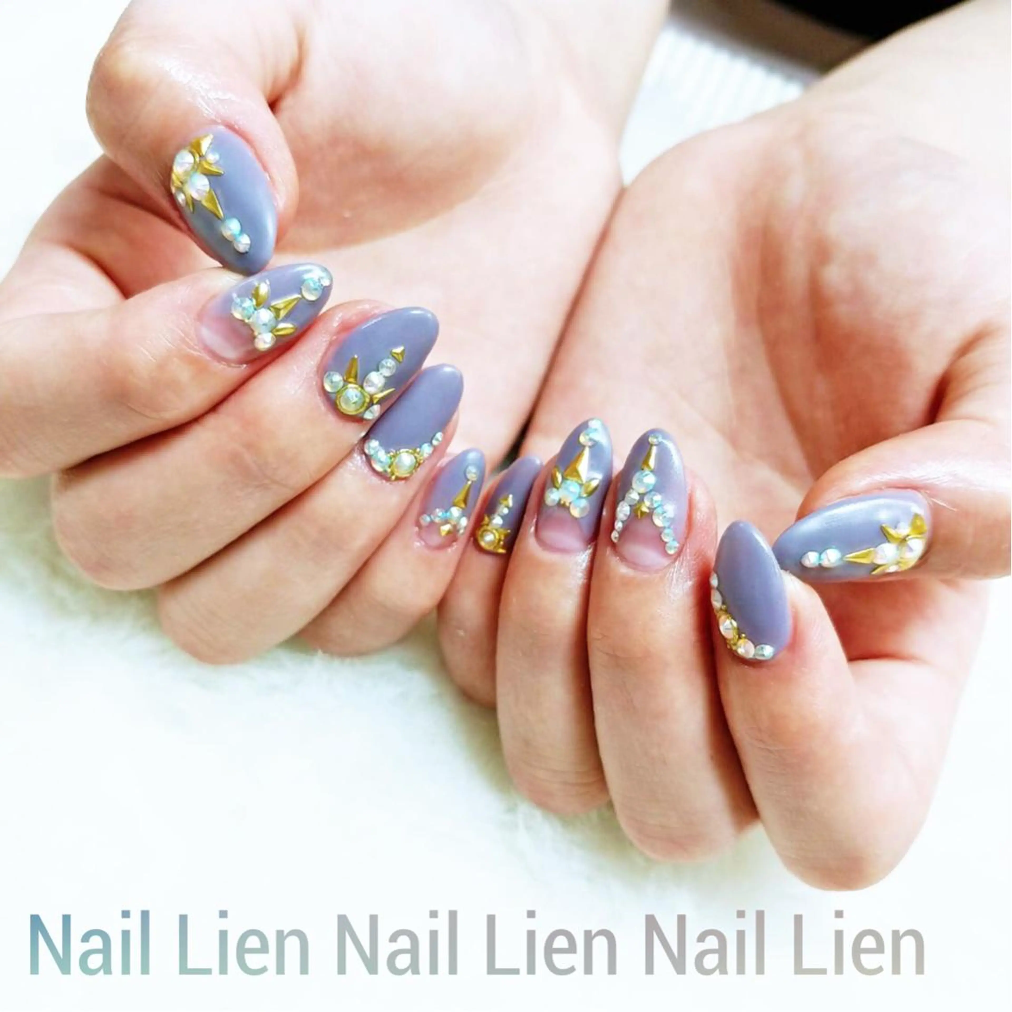 ネイル フレンチネイル 逆フレンチ ストーンネイル Nail lieNのネイルデザイン