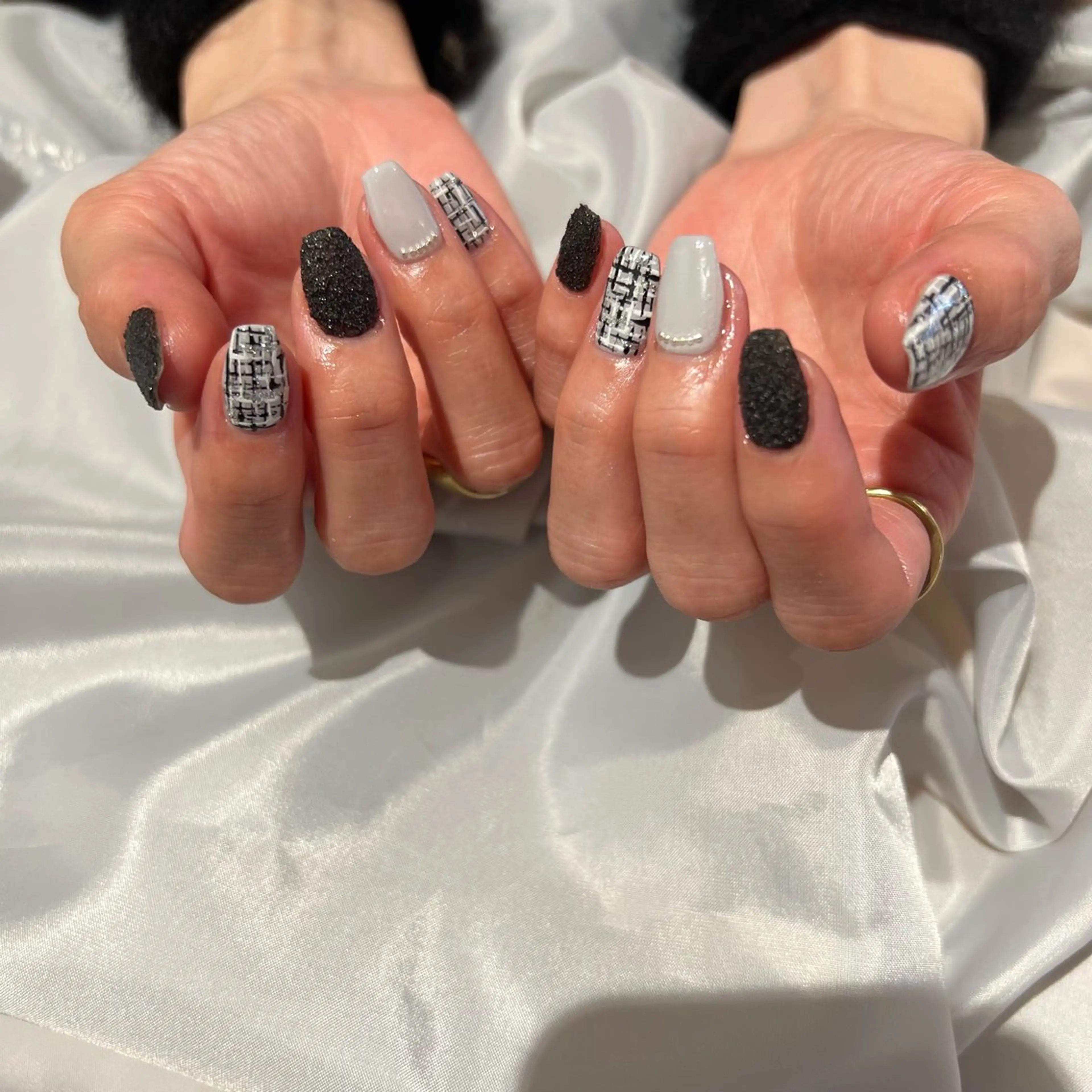 ネイル ツイードネイル mochi. nail🌿のネイルデザイン