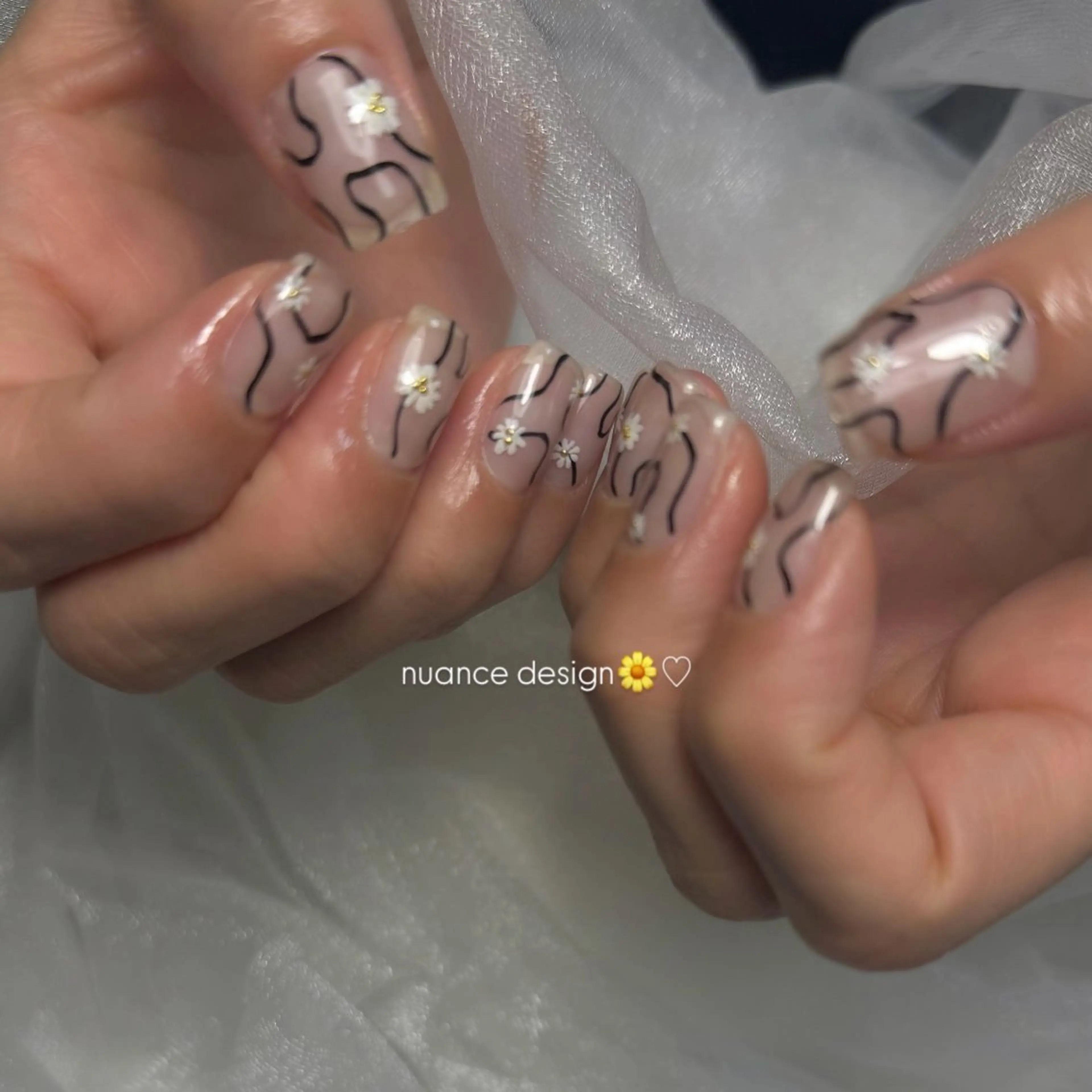 ネイル クリアネイル フラワーネイル ニュアンスネイル ショートネイル ハンドネイル H nailのネイルデザイン