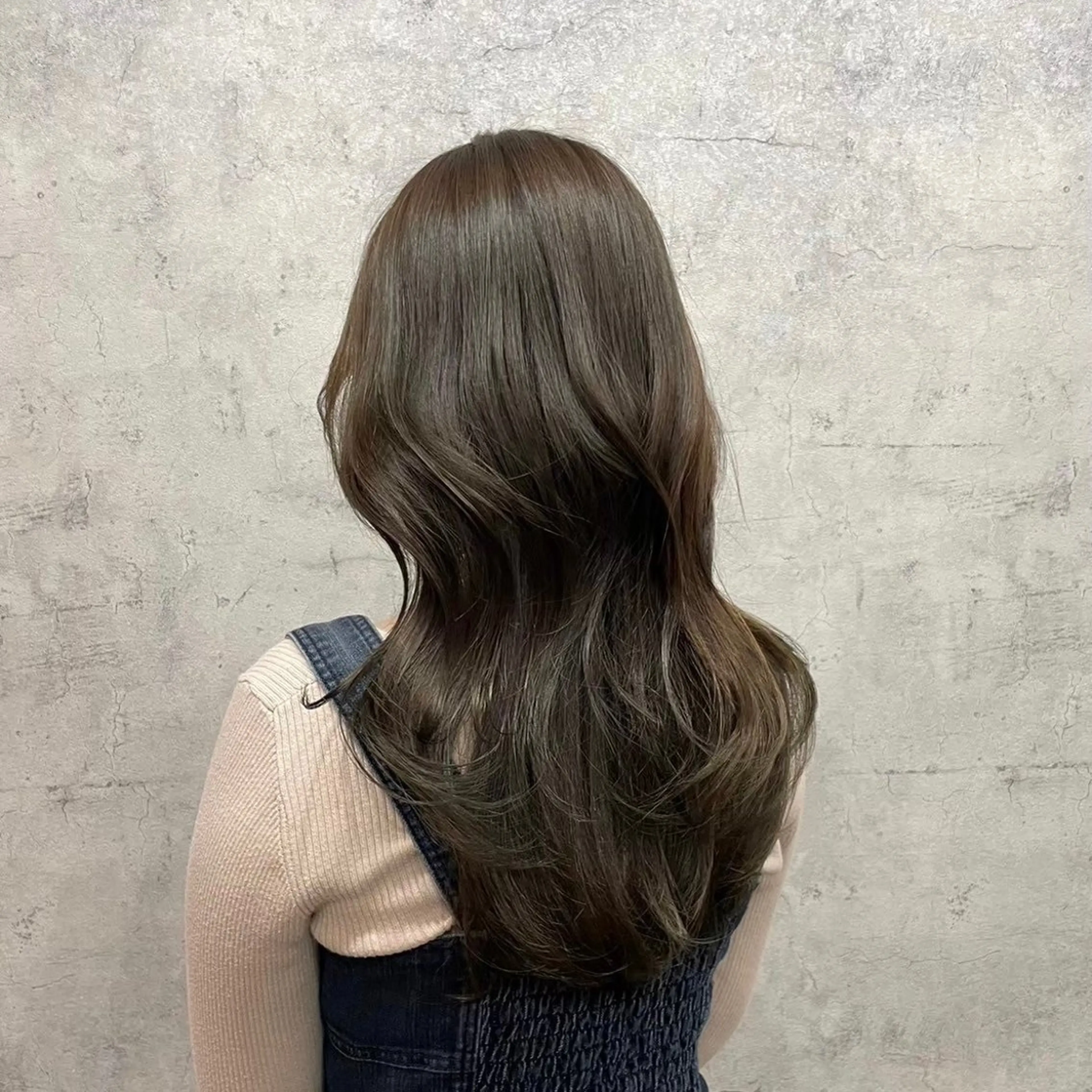 ロング カラー オリーブカラー エクステ・レイヤ ーカット松下宗翔のヘアスタイル