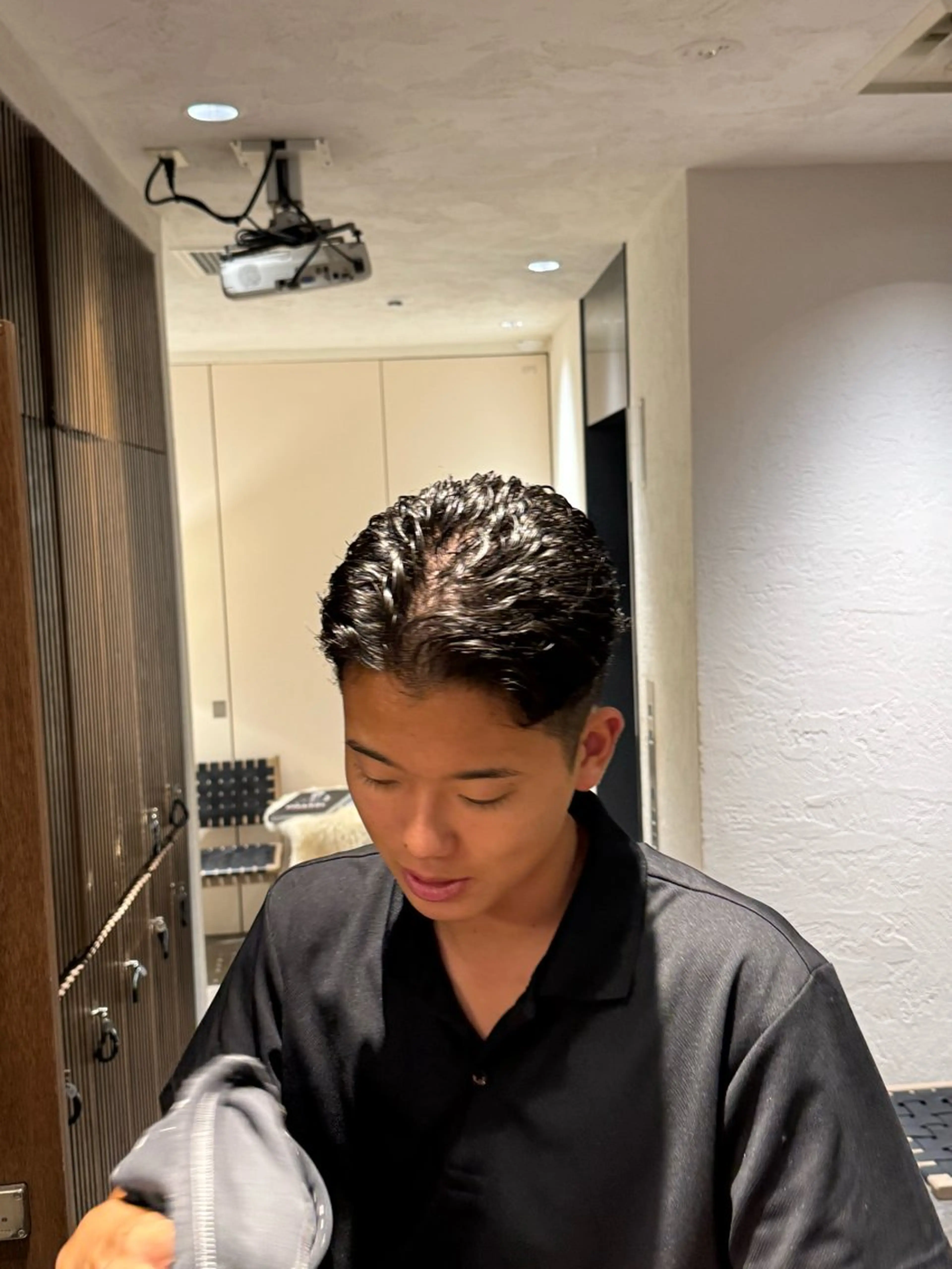 ショート メンズ くせ毛 渋谷/切りっぱなし レイヤー/ブリーチのヘアスタイル