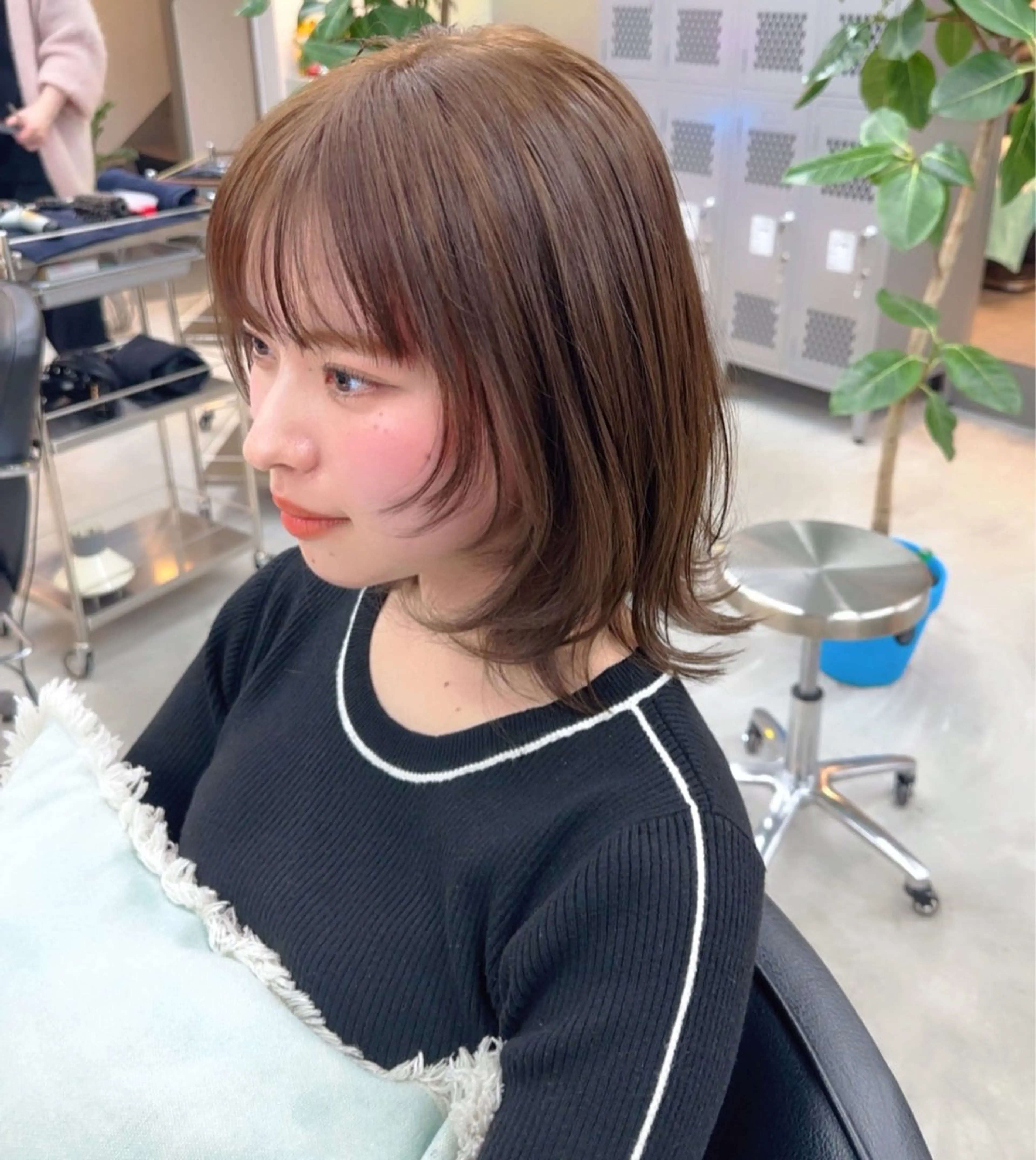 ミディアム カラー カット ヘアカラー トリートメント 岡野 静華のヘアスタイル