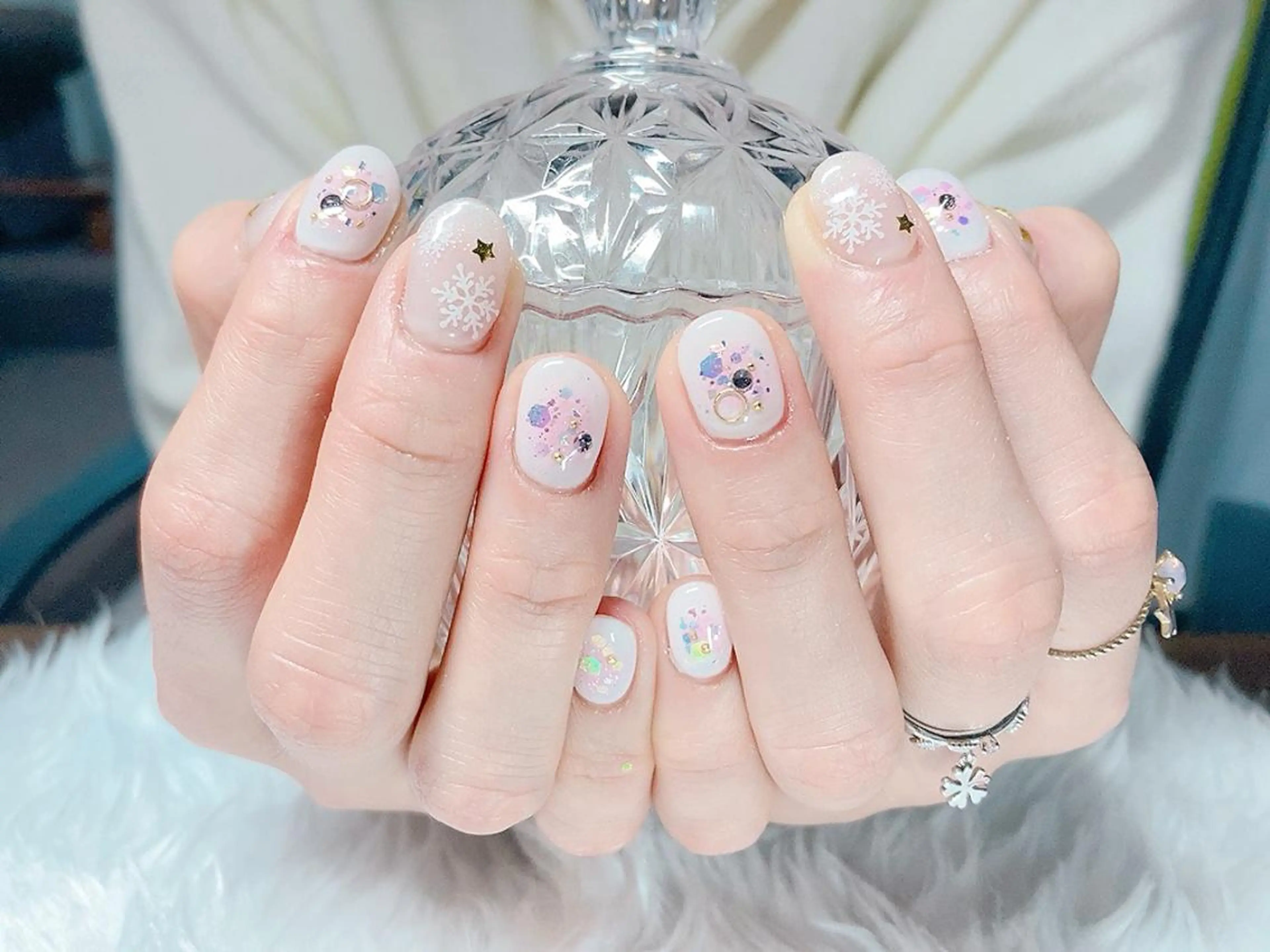 ネイル 冬ネイル クリスマス ハンドネイル ハンドケア ネイル･脱毛サロン HARRYSのエステ・リラクイメージ