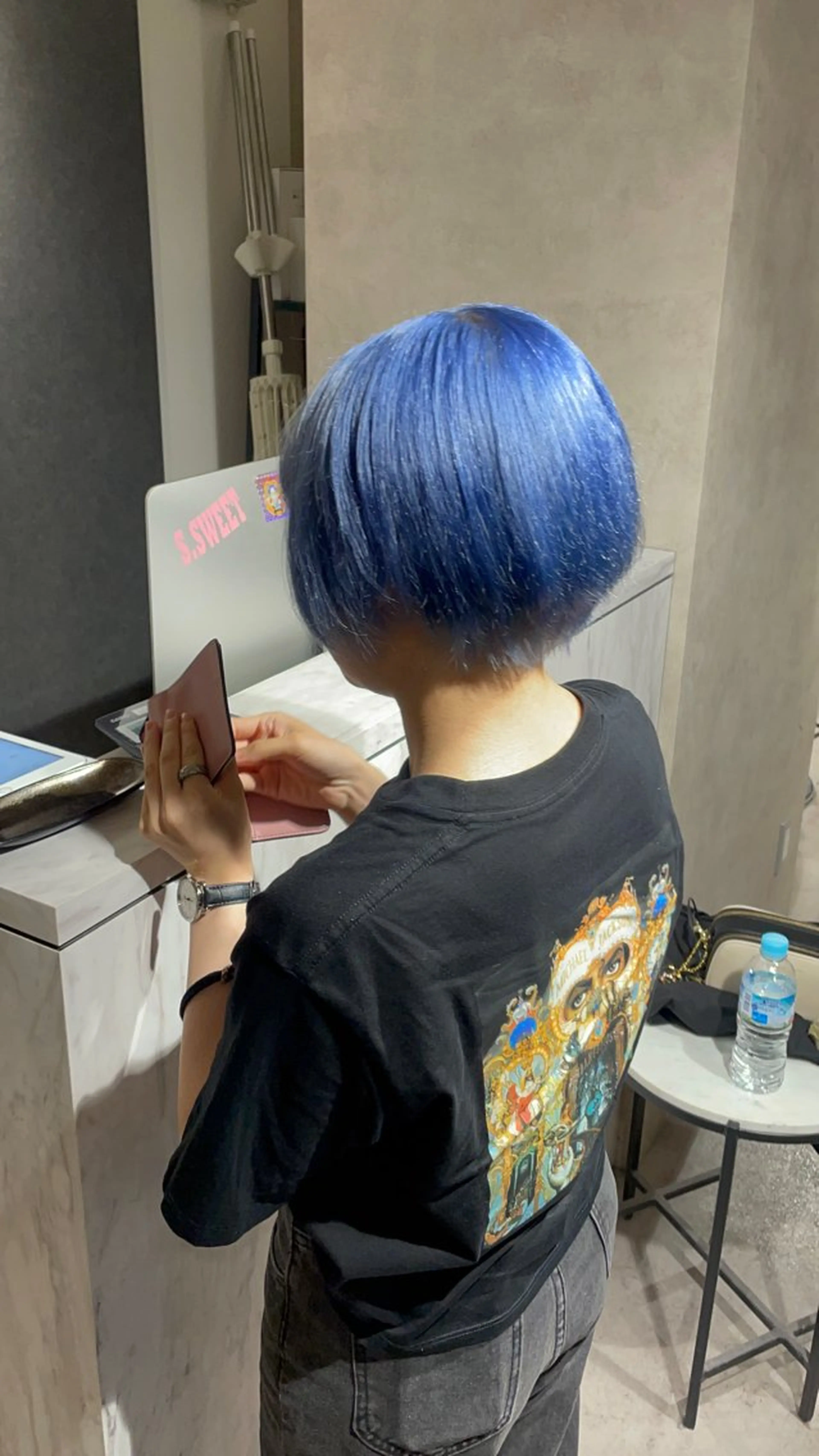 ショート カラー ブルーカラー ヘアカラー 🇰🇷ハイトーン× 韓国レイヤー레이어드のヘアスタイル