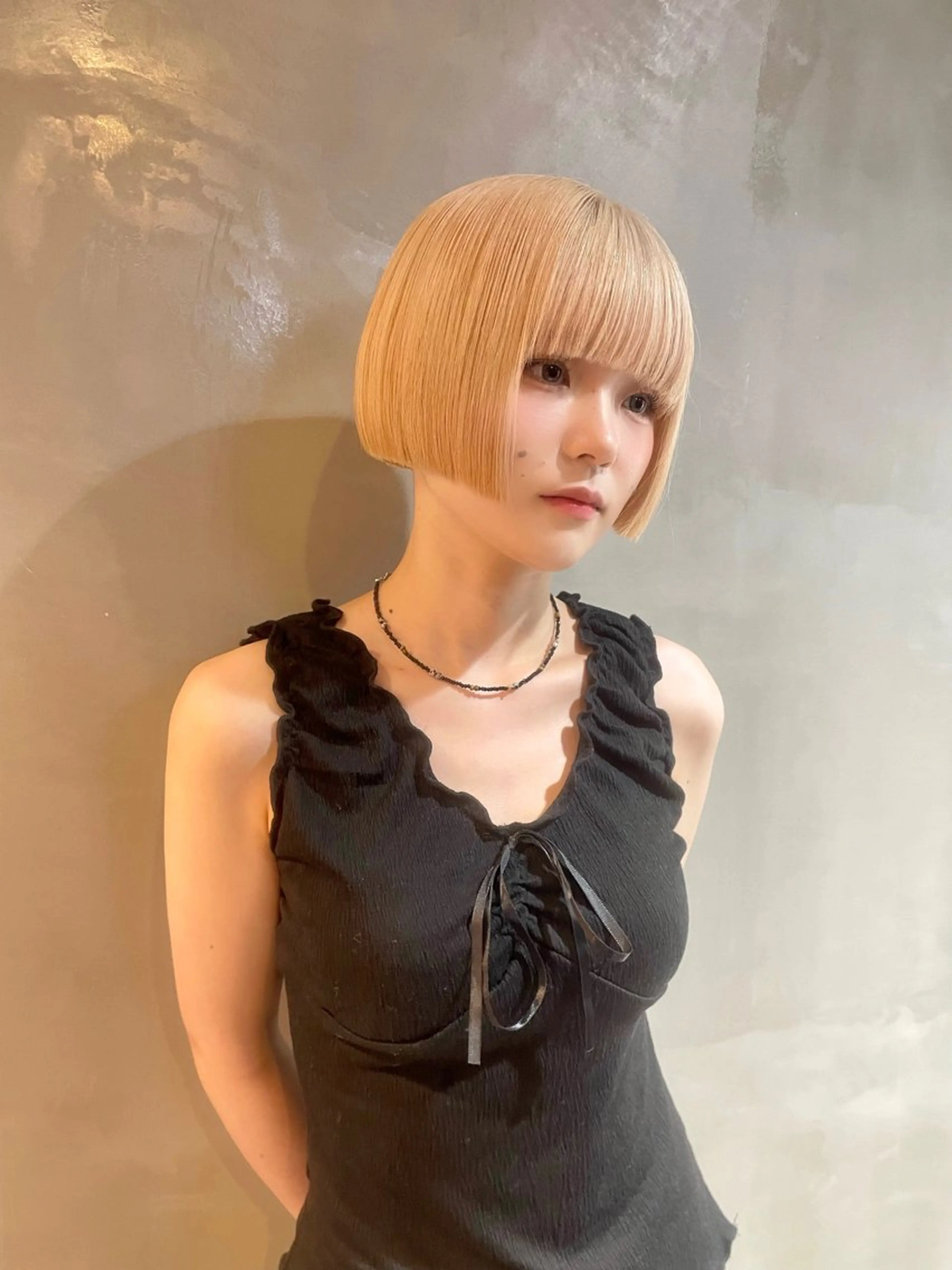 ショート 切りっぱなしボブ ボブ カノン/透明感カラー /酸性ストレートのヘアスタイル