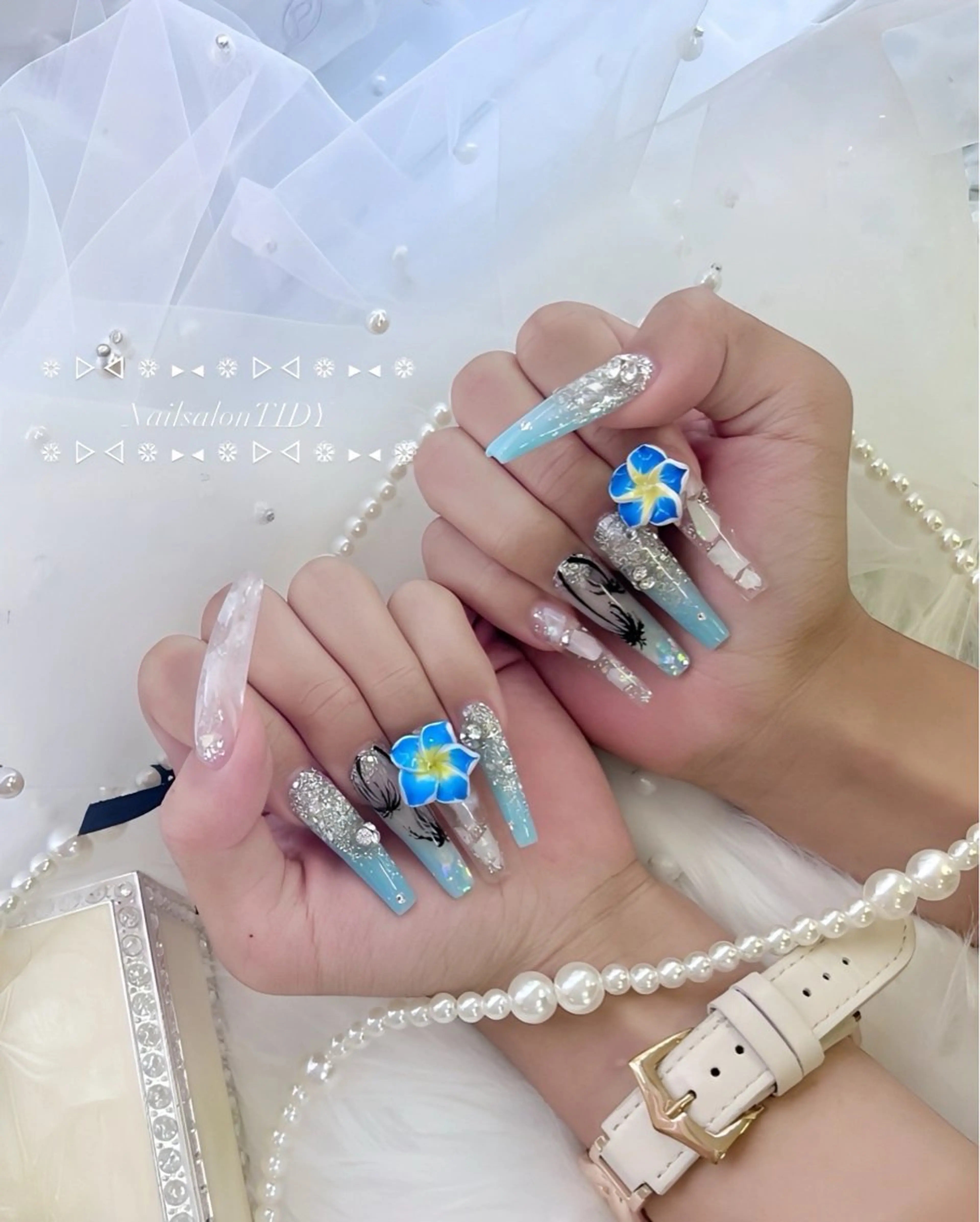 ネイル フットネイル ジェルネイル キラキラネイル 韓国ネイル マグネットネイル ハンドネイル TIDY .のネイルデザイン