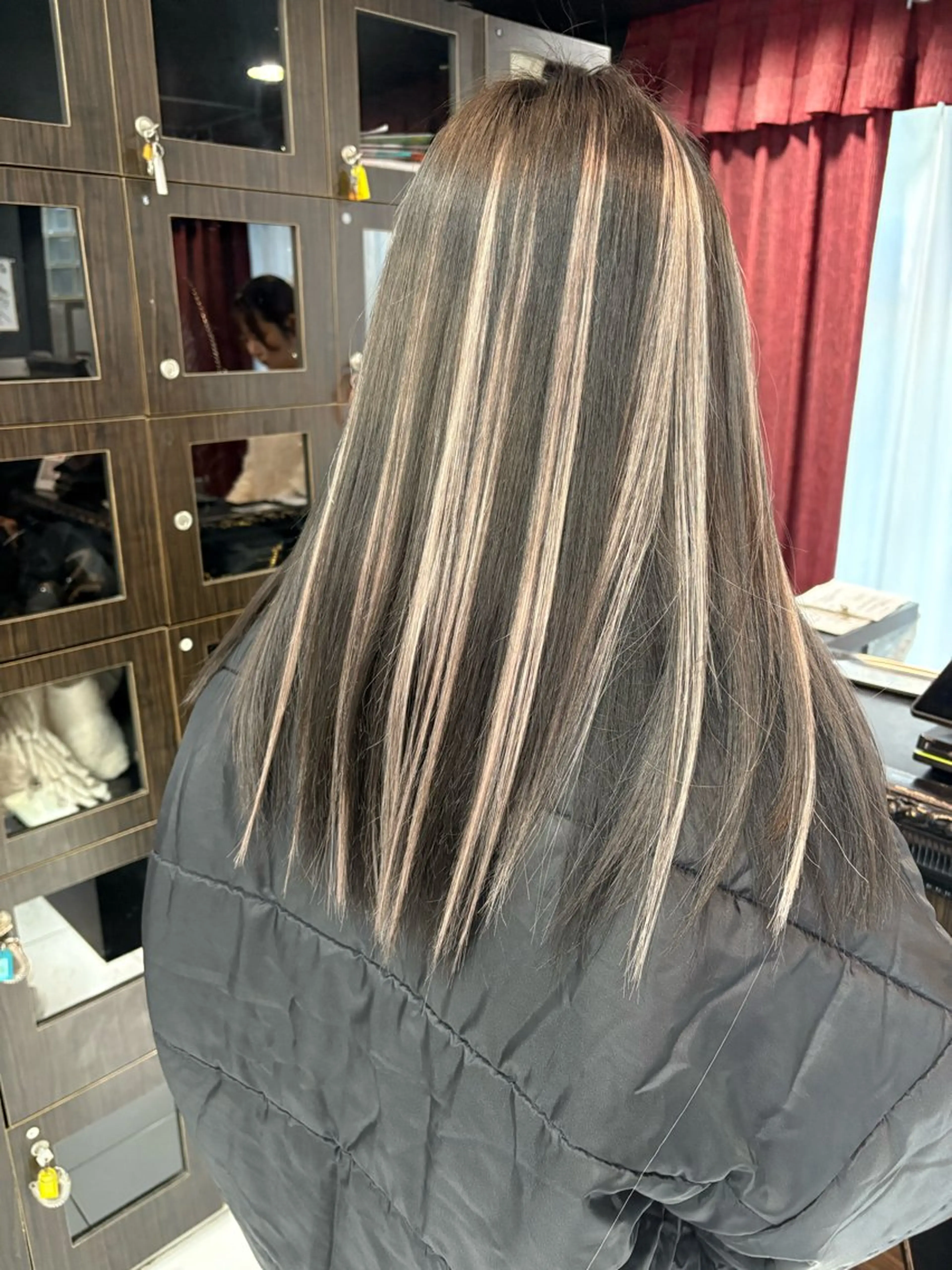 セミロング カラー 🦋YUI 髪質改善 ブリーチ　着付け🦋のヘアスタイル