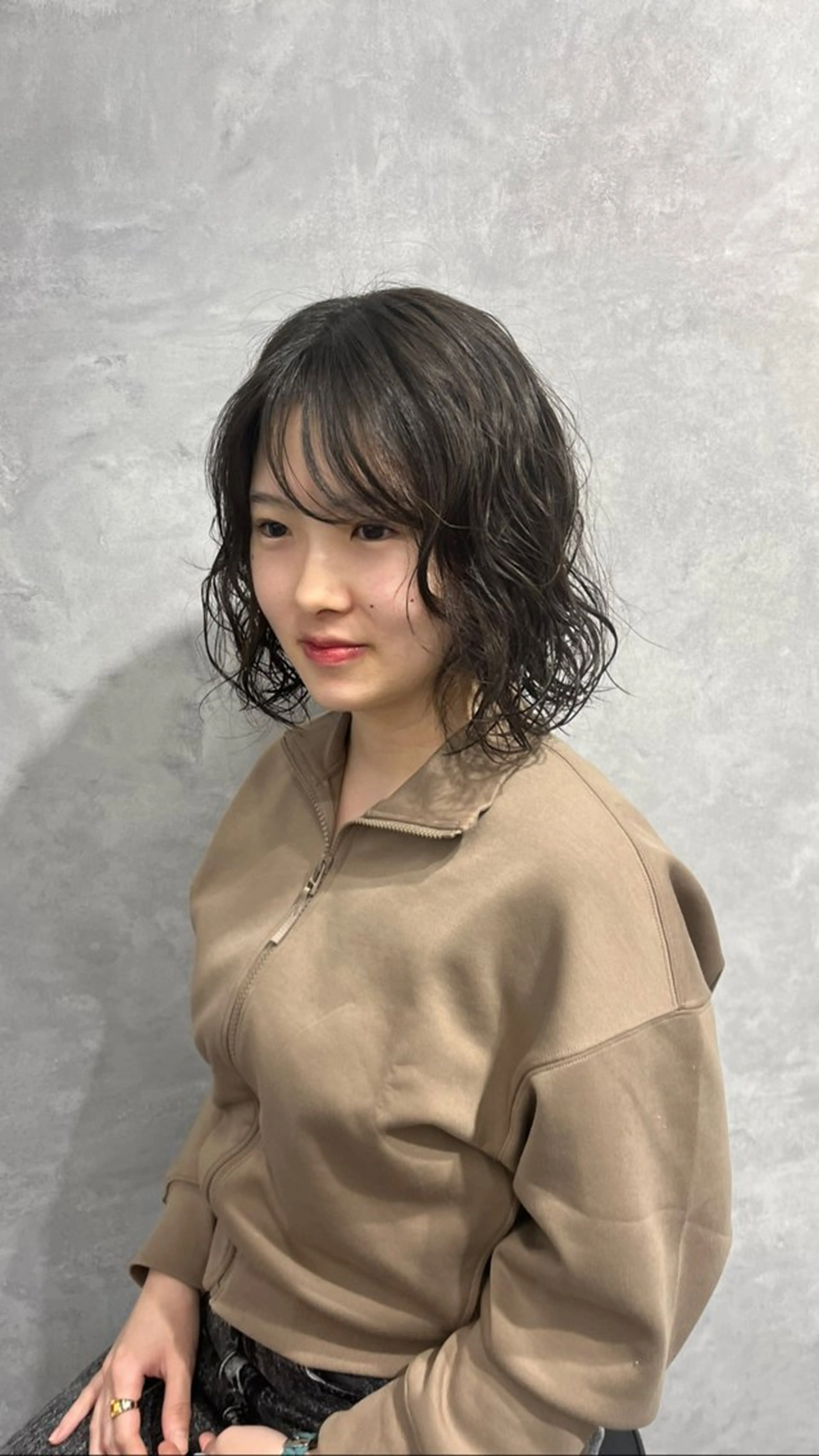 セミロング パーマ レイヤーカット /konomiのヘアスタイル