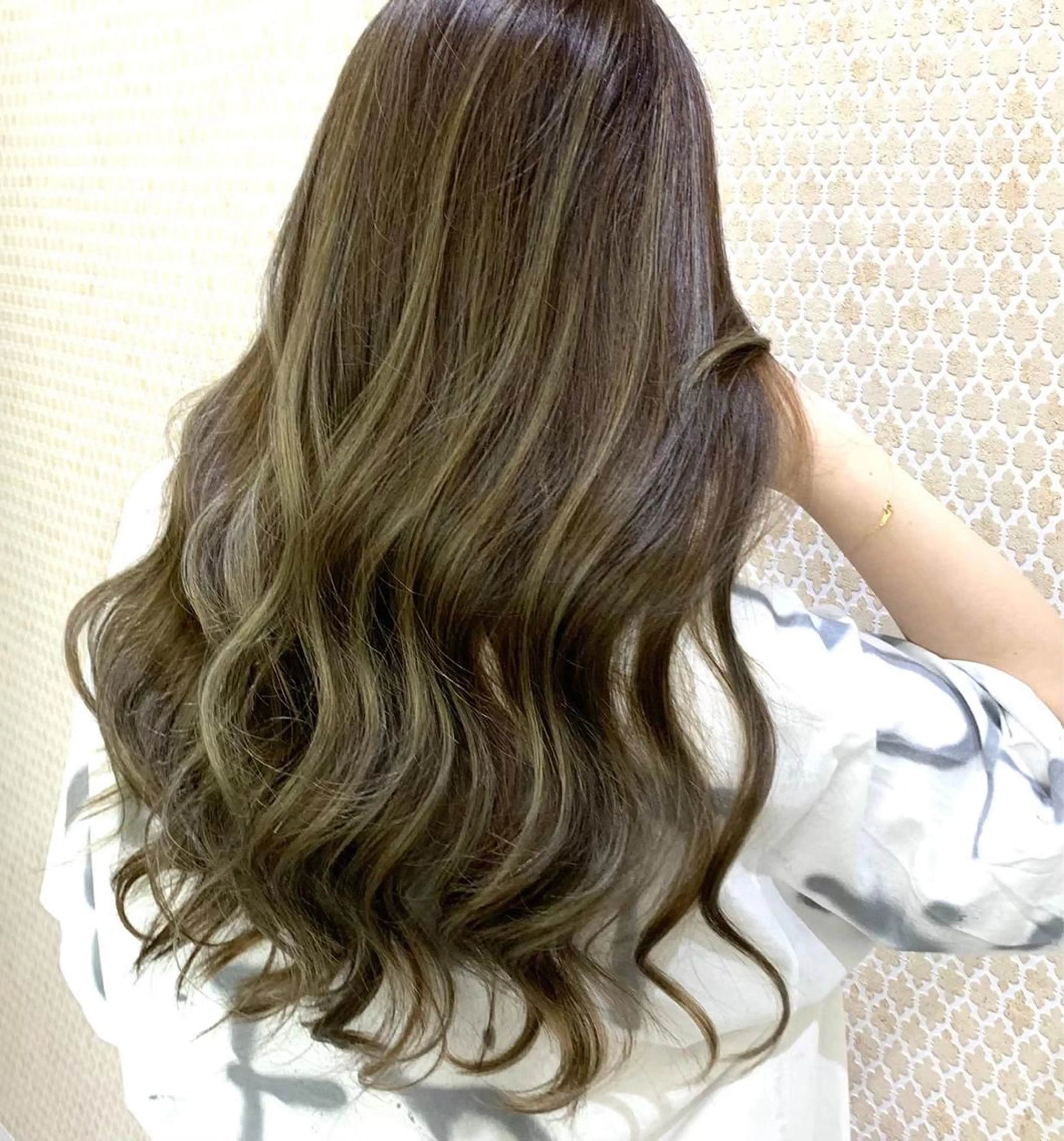 ハイライトカラー🤍トリートメント付の写真