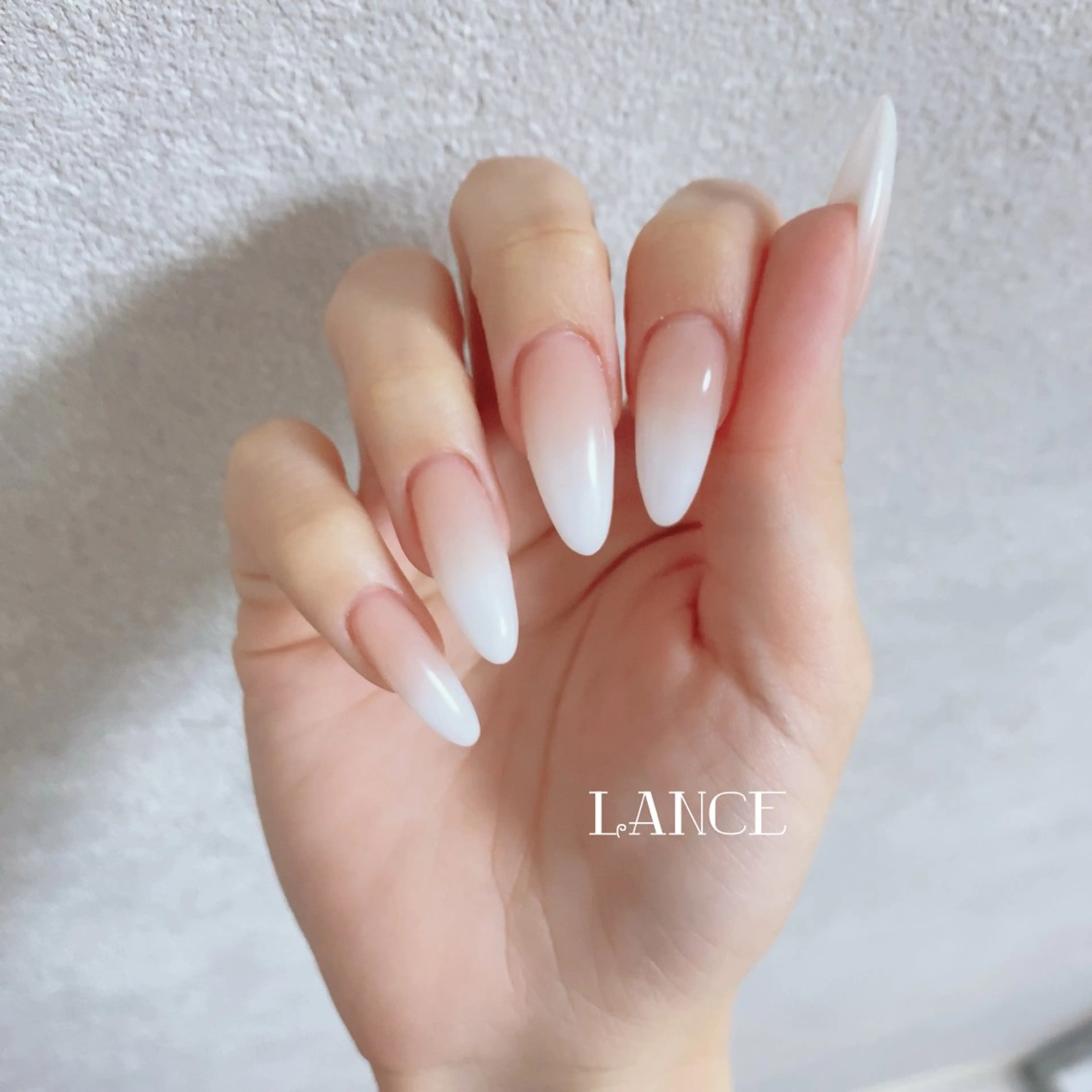 ネイル オーロラネイル フレンチネイル グラデーション キラキラネイル 韓国ネイル ハンドネイル Lance nailのネイルデザイン