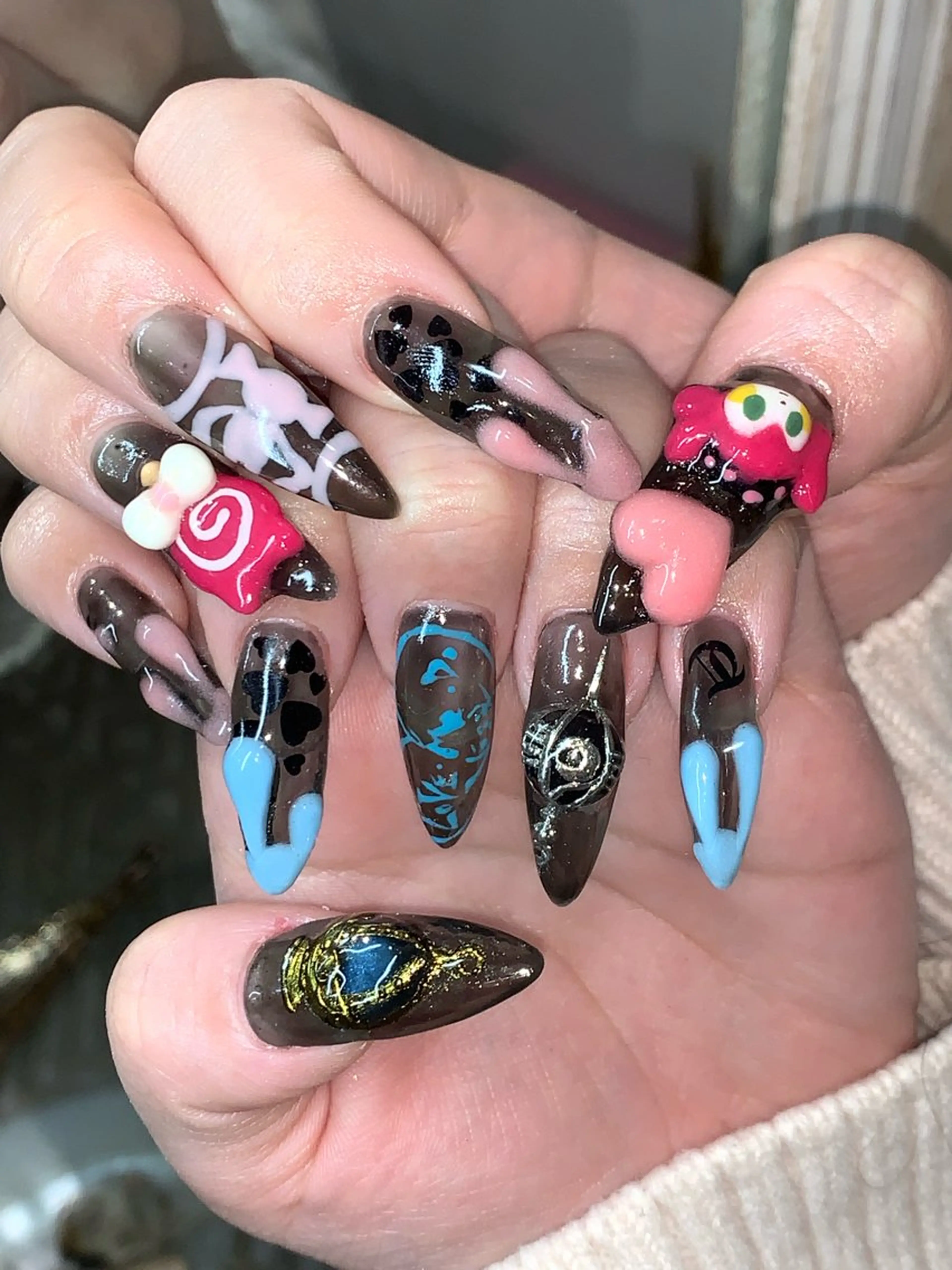 ネイル ハンドネイル NES NAIL所属・さゆり￤推しキャラ ￤ロングネイル🩷のネイルデザイン