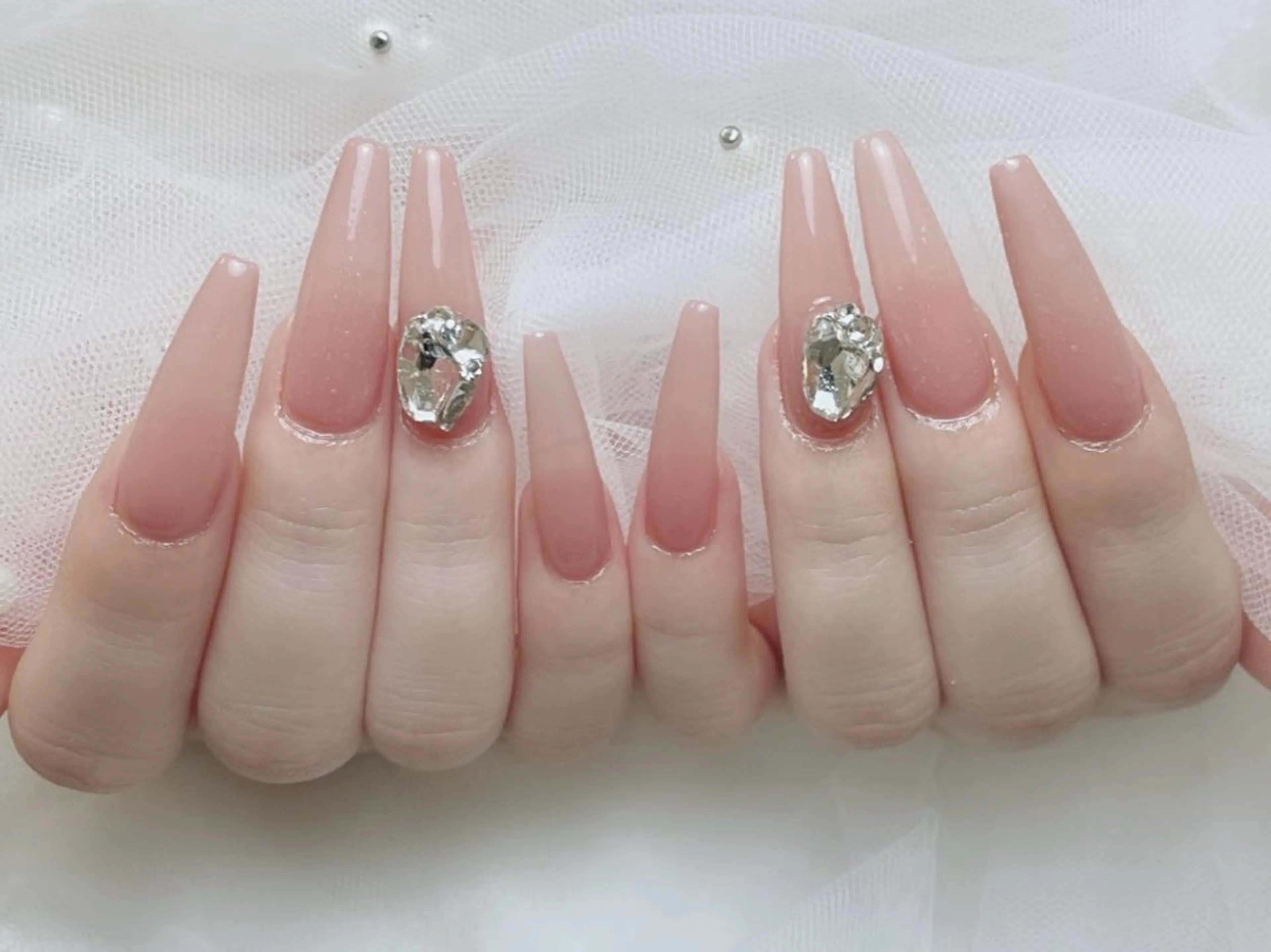 ネイル フレンチネイル ジェルネイル ハート 韓国ネイル マグネットネイル ハンドネイル ネイルサロン lotusのネイルデザイン