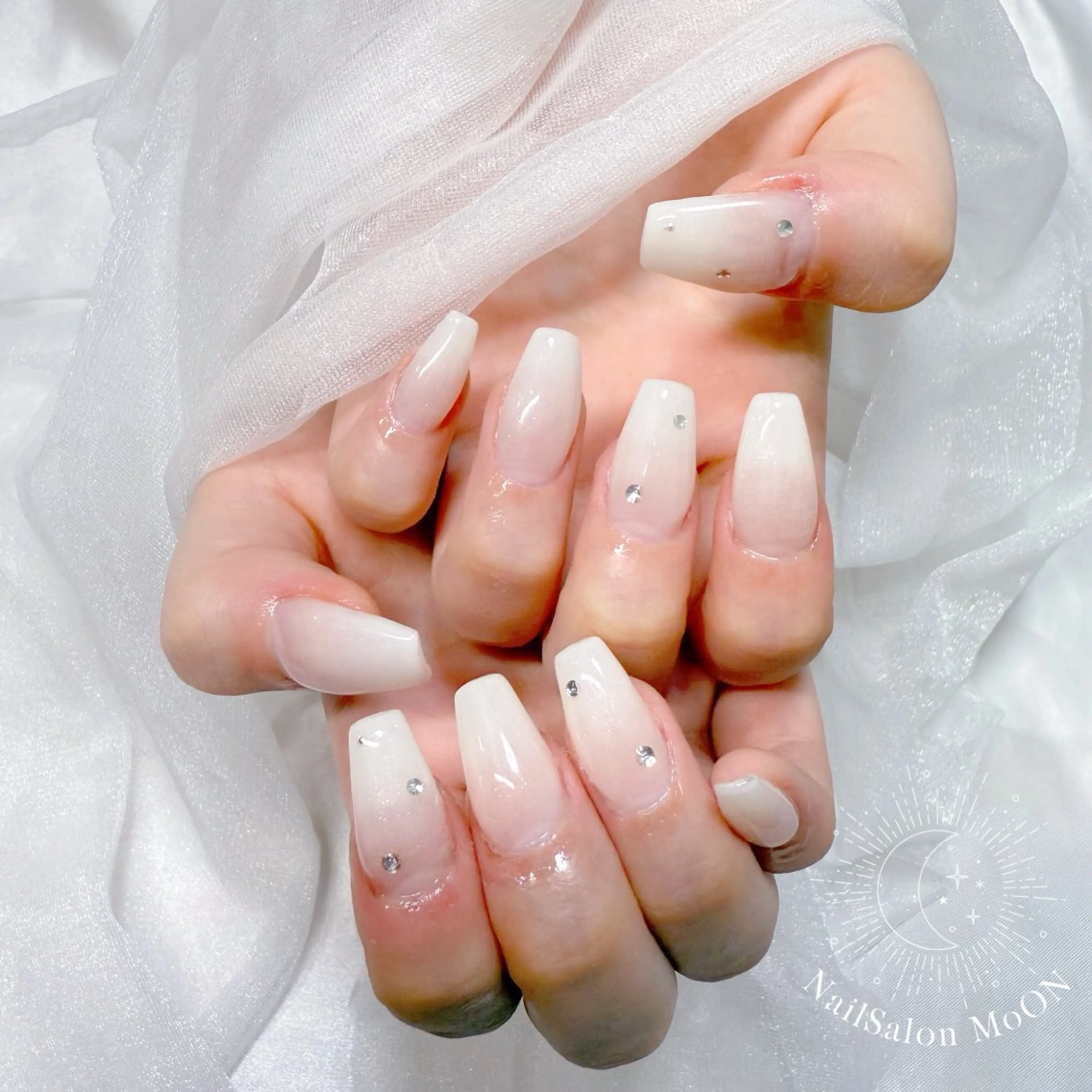 ネイル ハンドネイル ハンドケア MoON...❤︎ MeGuのネイルデザイン