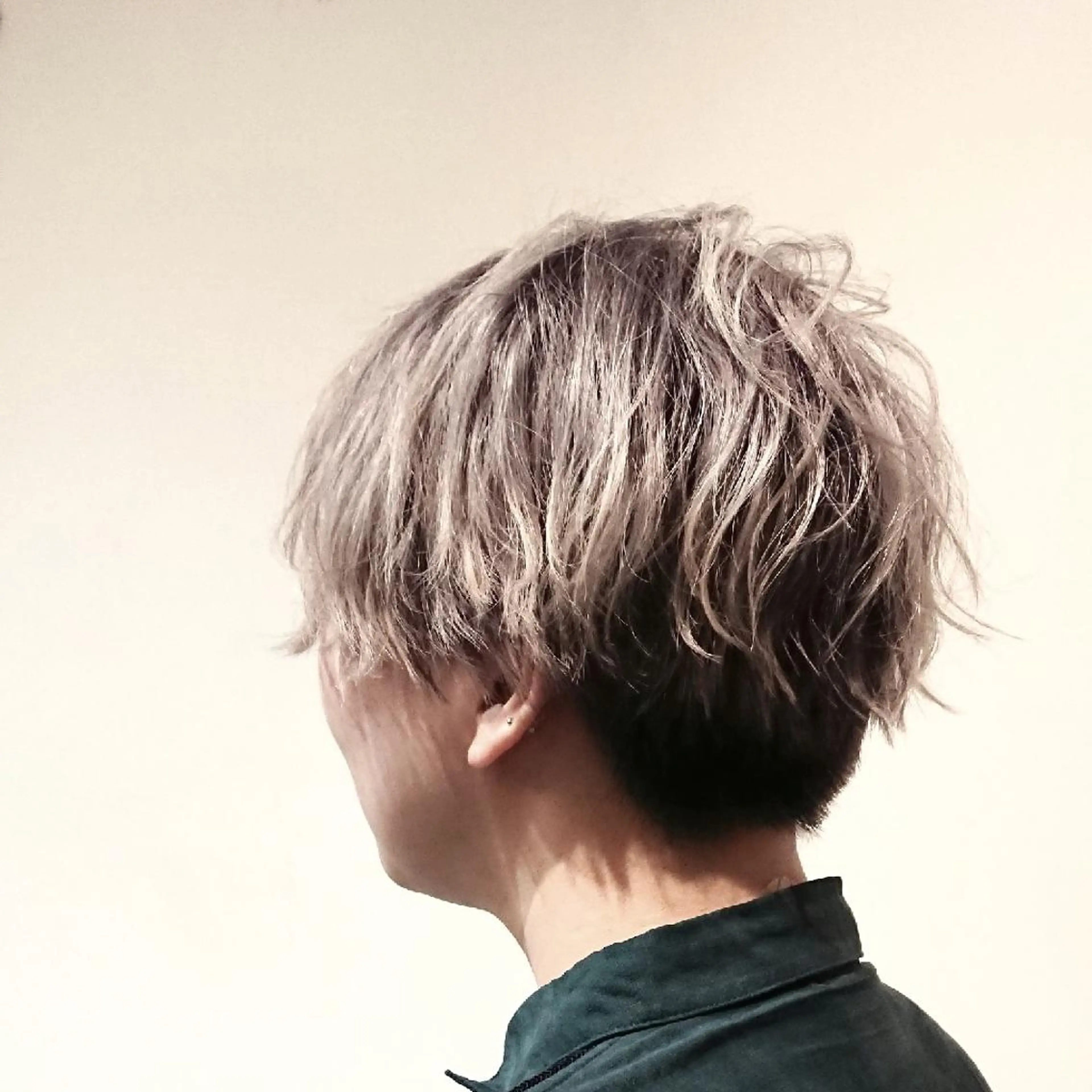 ショート アッシュ Roji 米田 真一のヘアスタイル