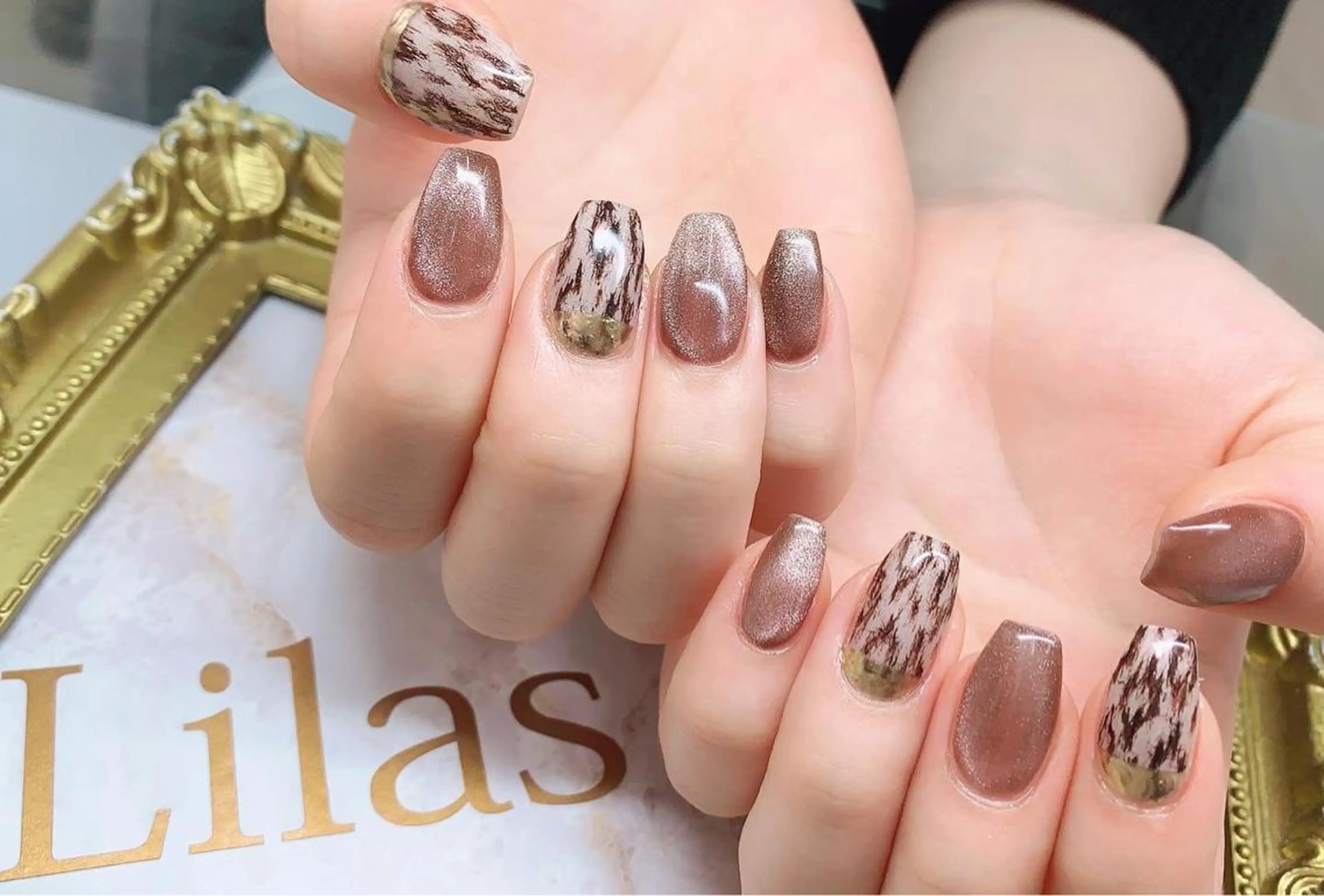 ネイル アニマル柄 フレンチネイル ジェルネイル ハードジェル ラメ(グリッター) Lilas Nailのネイルデザイン