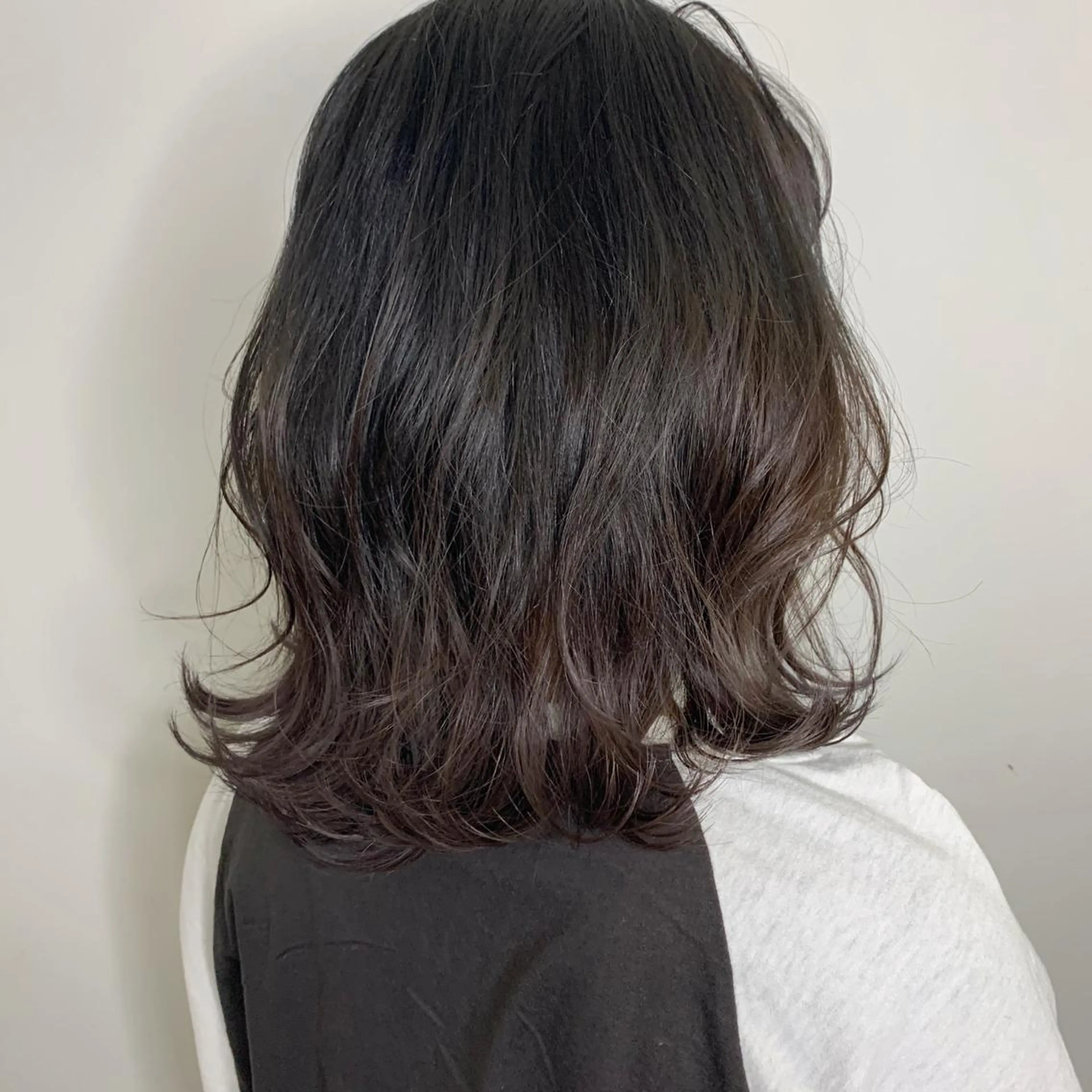 ミディアム パープルカラー 森澤 叶実のヘアスタイル