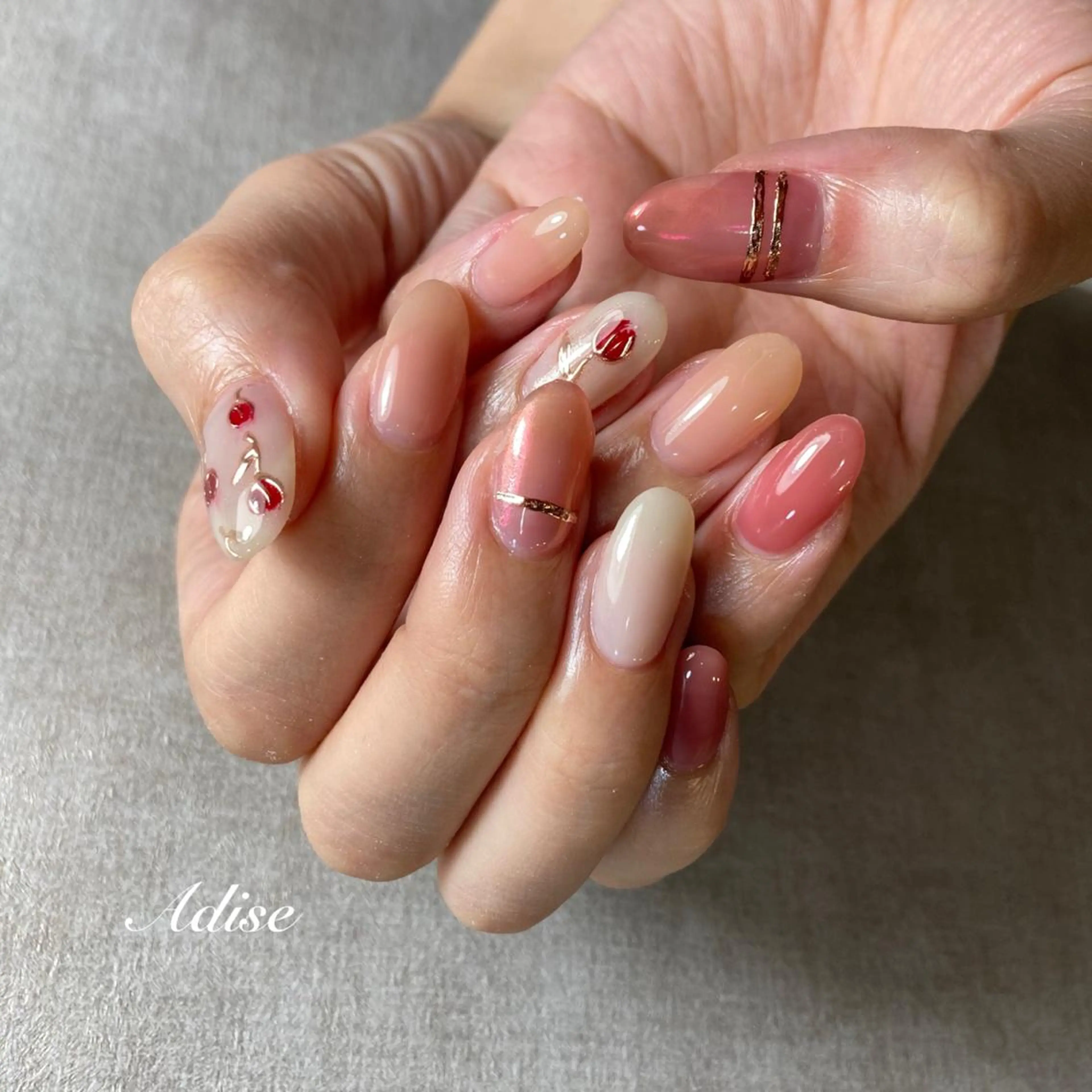 ネイル フレンチネイル グラデーション ニュアンスネイル オフィスネイル 第一印象専門サロン ADISEのエステ・リラクイメージ
