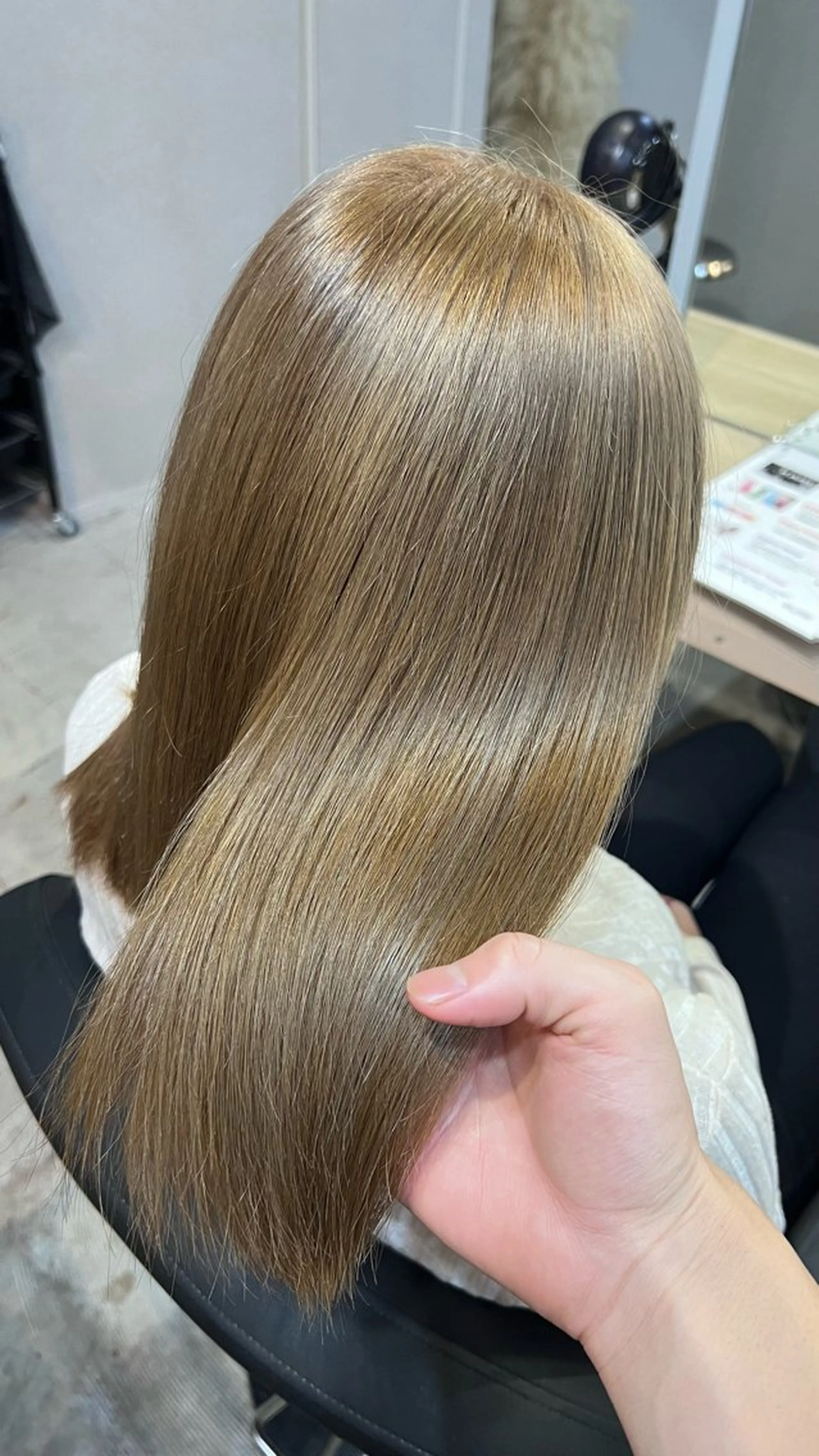 ミディアム Lia 瑠莉花のヘアスタイル