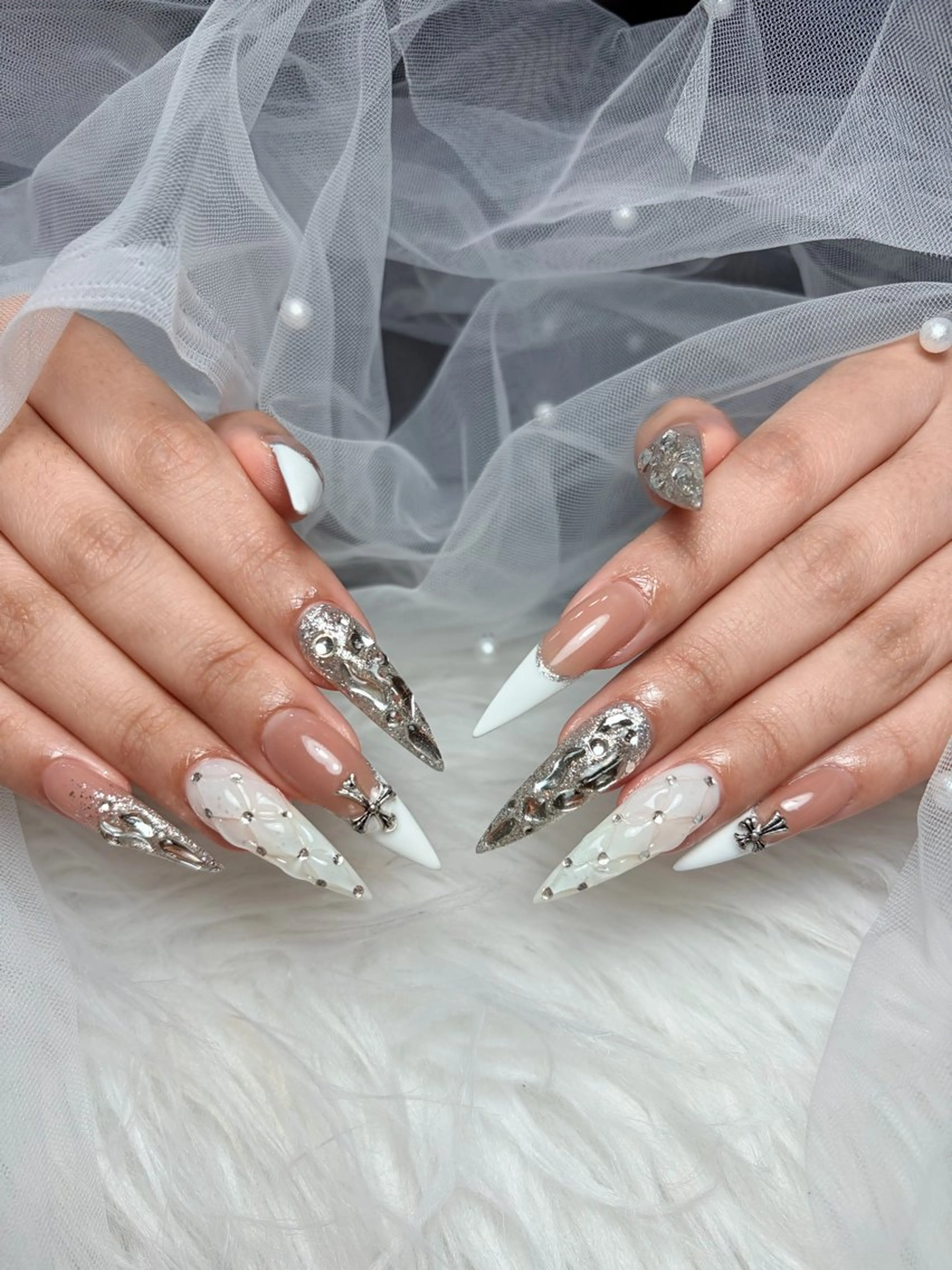 ネイル アートネイル 長さ出し ジェルネイル 韓国ネイル マグネットネイル ハンドネイル Cloudy Chan Nailのネイルデザイン