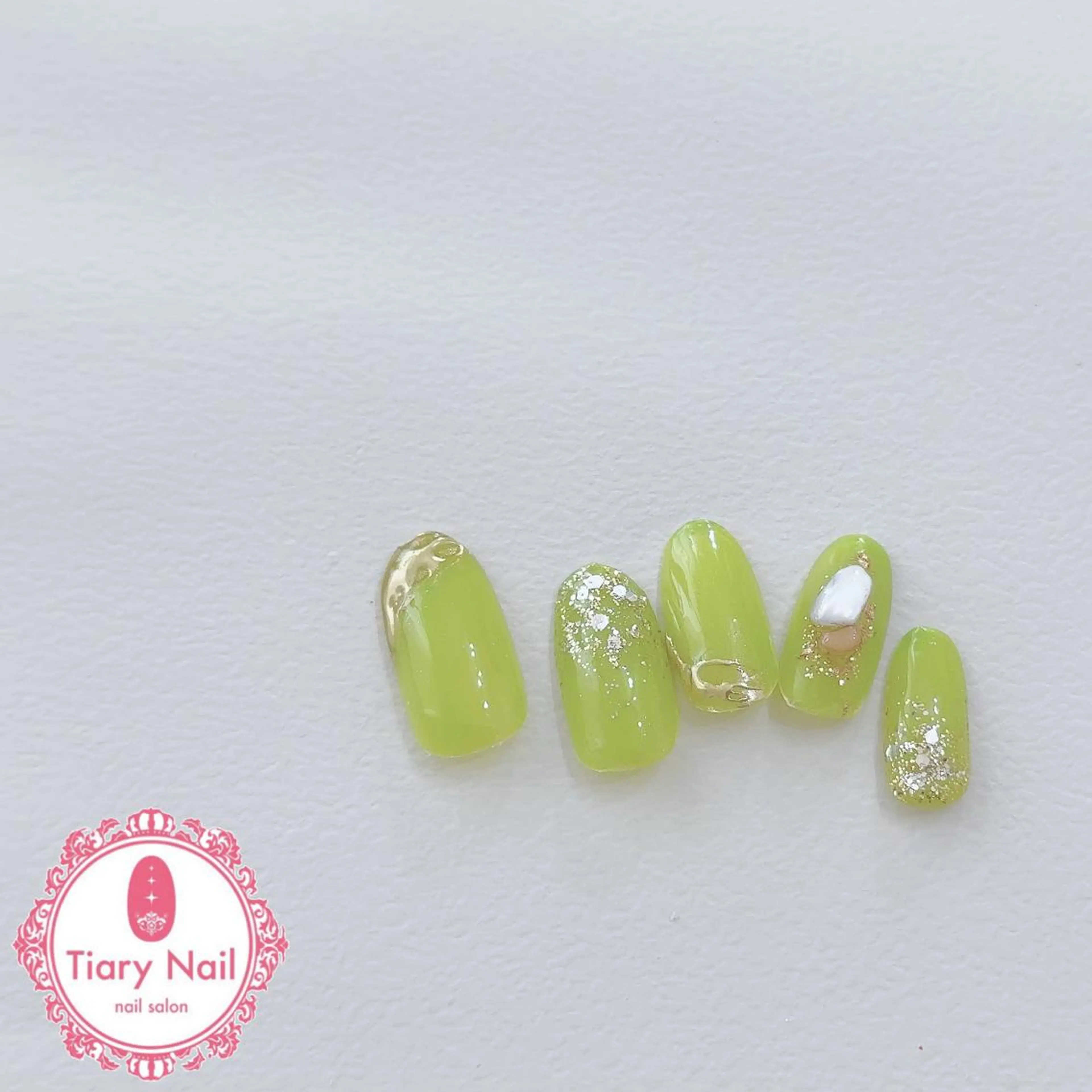 ネイル tiarynail K K🐼のネイルデザイン