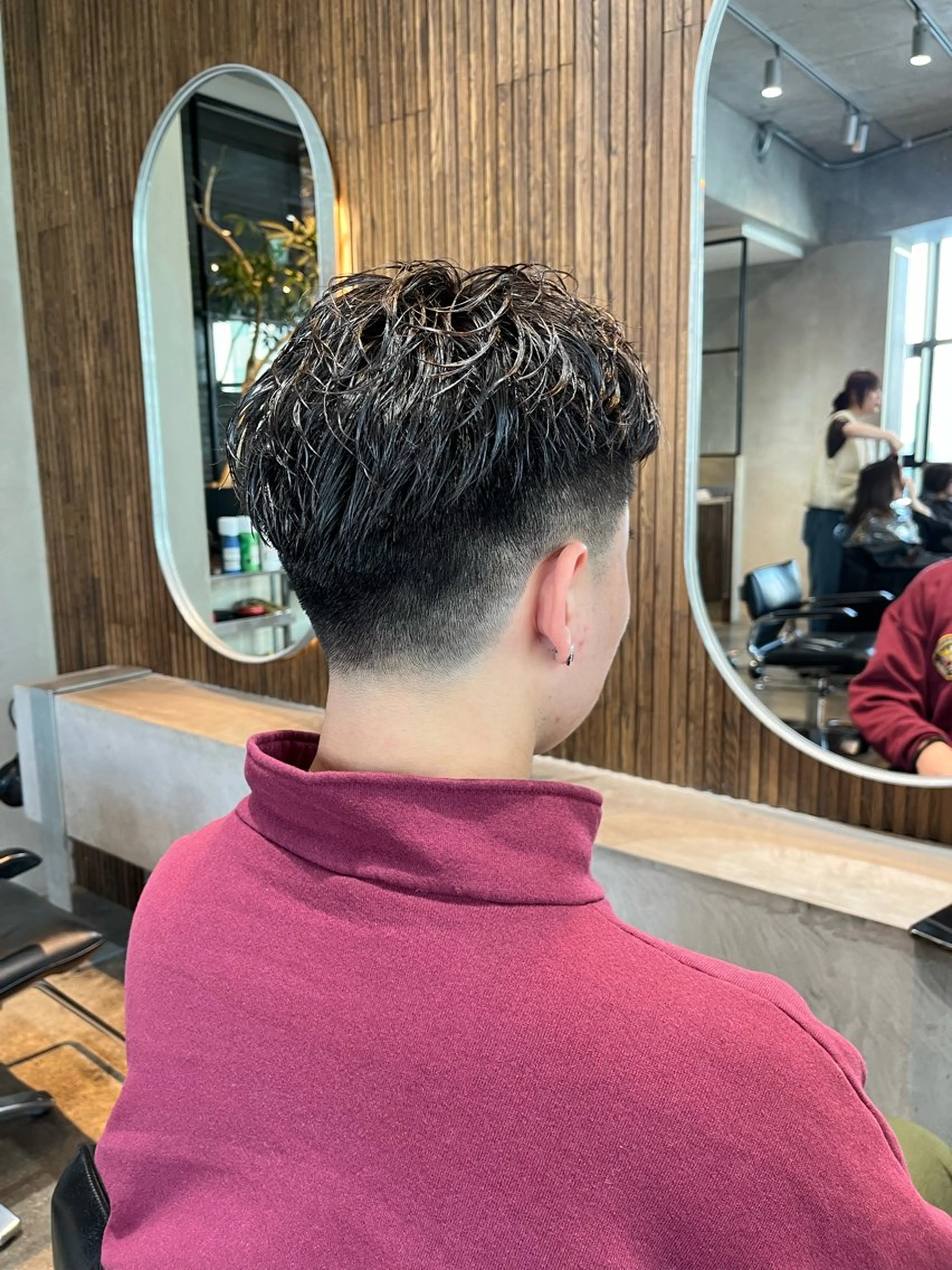 ショート ⚡メンズパーマフ ェードカットTomyのヘアスタイル