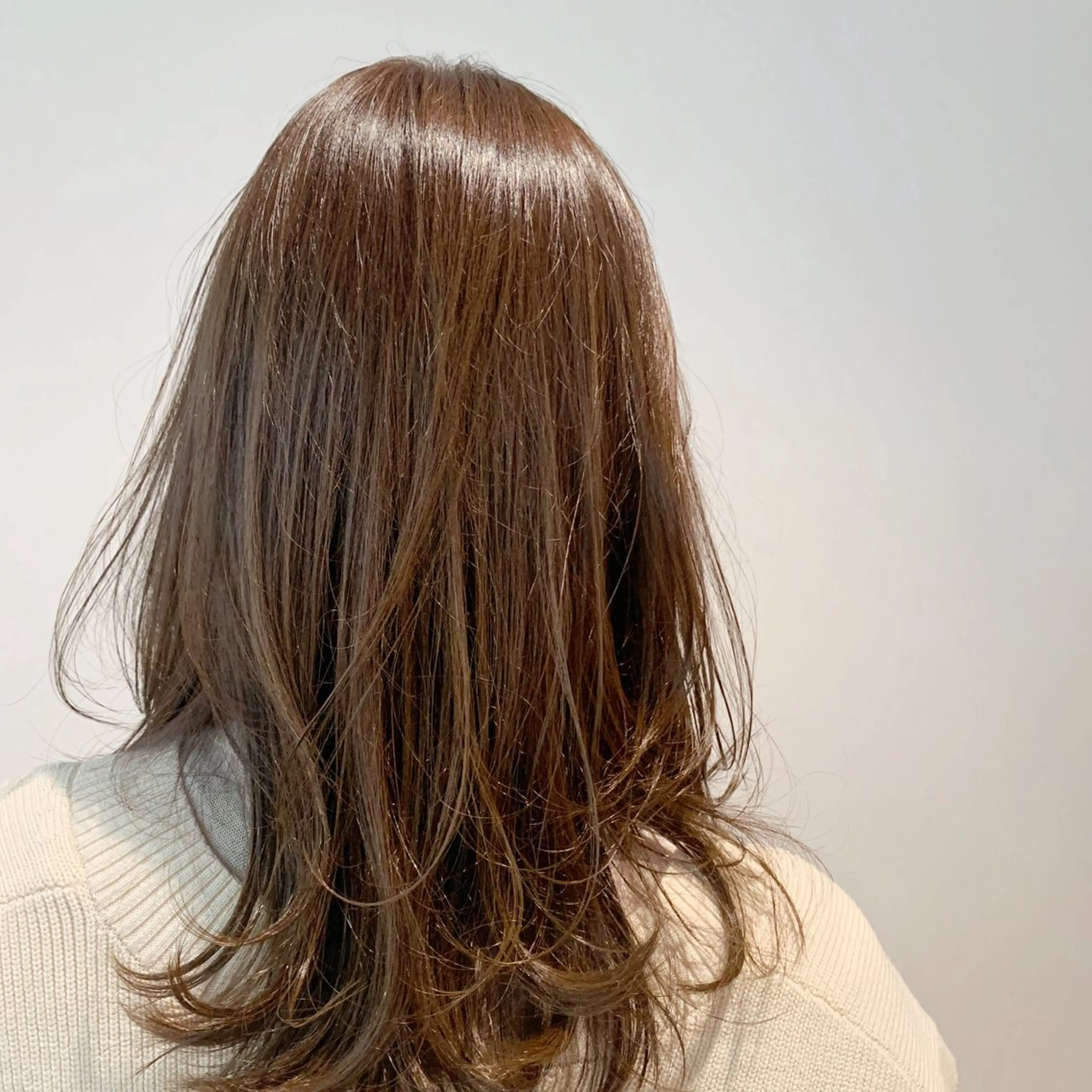 【人気No.2赤み軽減効果◎】ハイライトでキレイな髪色！】シークレットハイライト+カットカラー高保湿トリートメントの写真