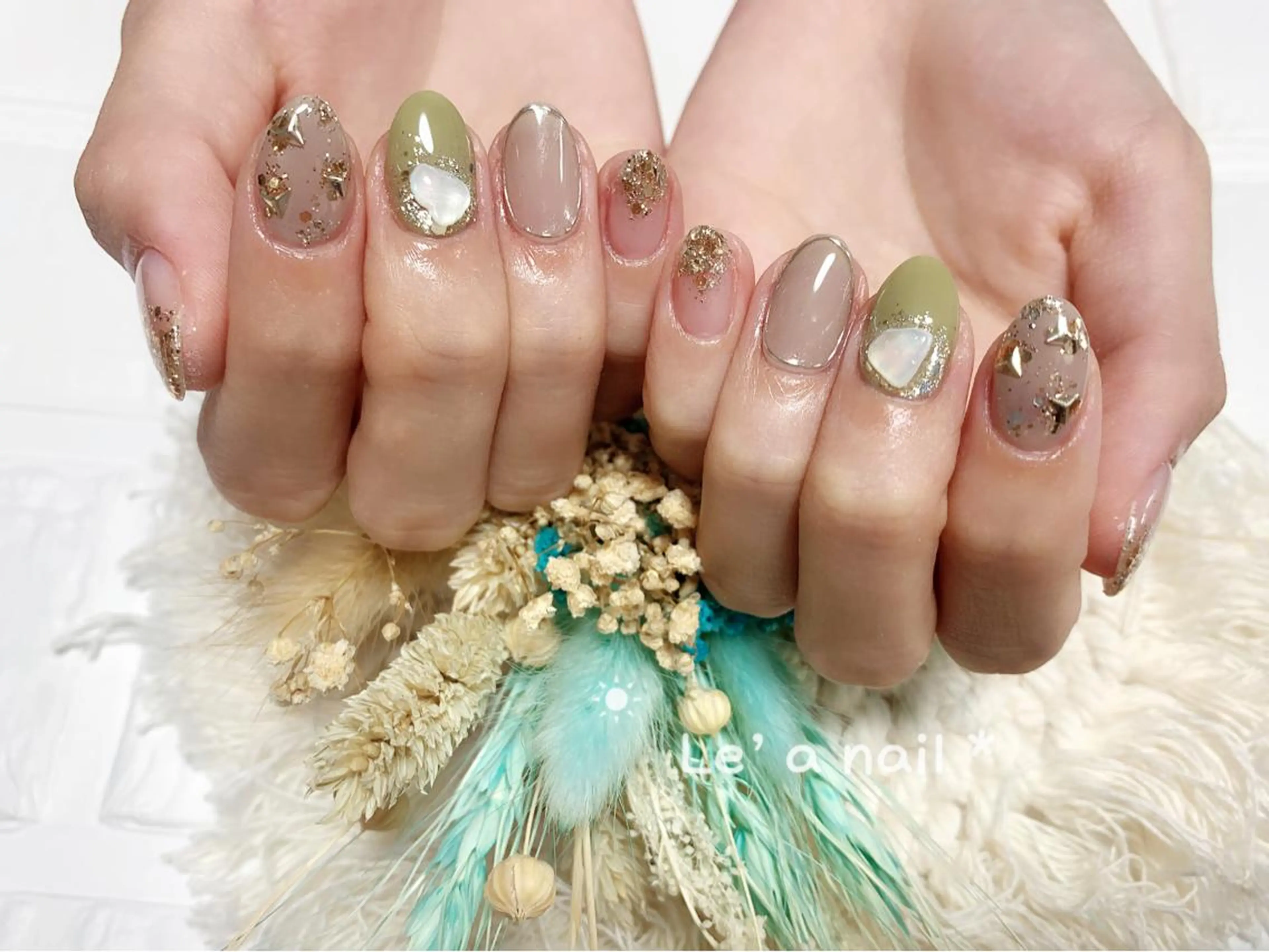 ショート カラー ネイル Le’a NailSalonのネイルデザイン