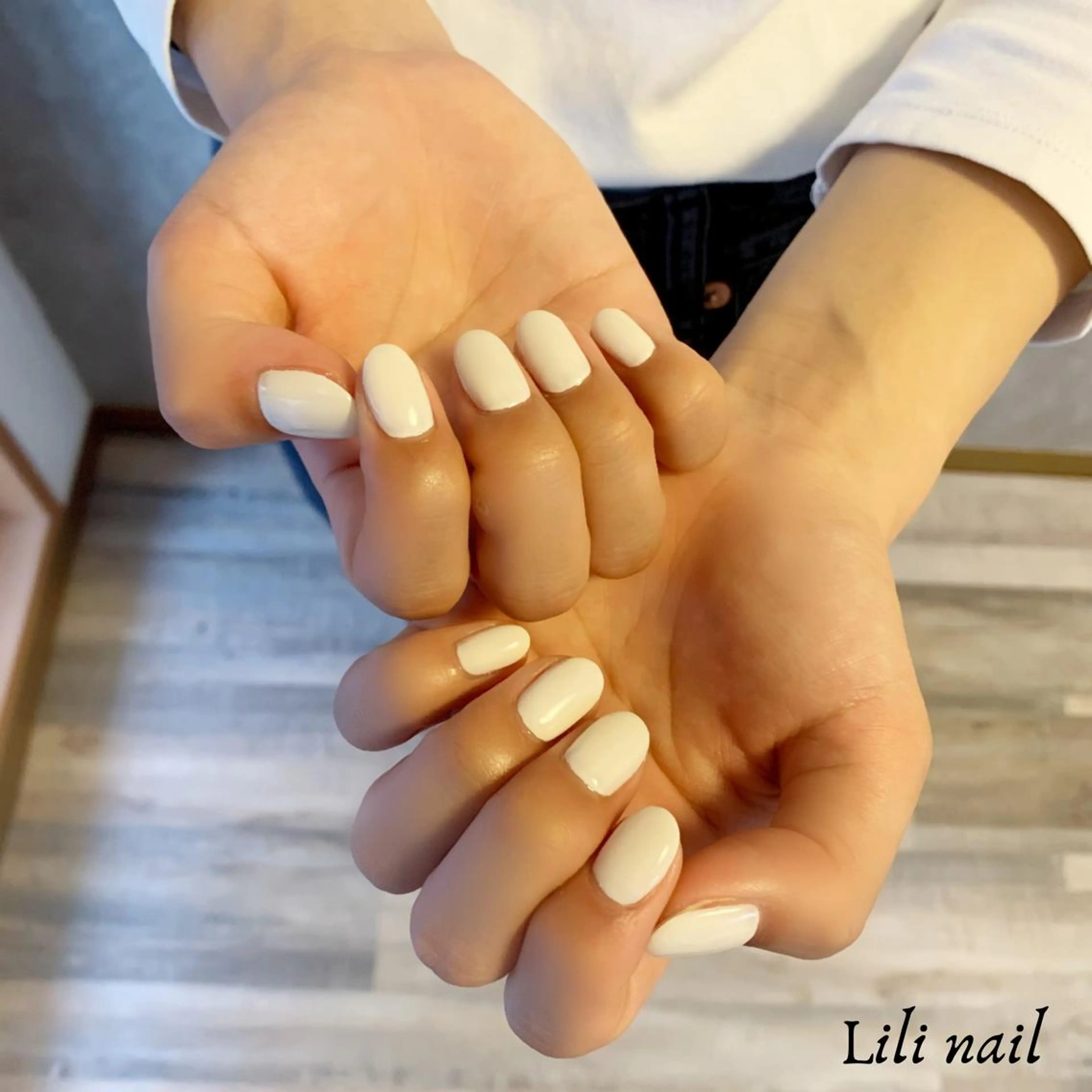 ネイル ホワイト ハンドネイル Lilibeauty salonのネイルデザイン