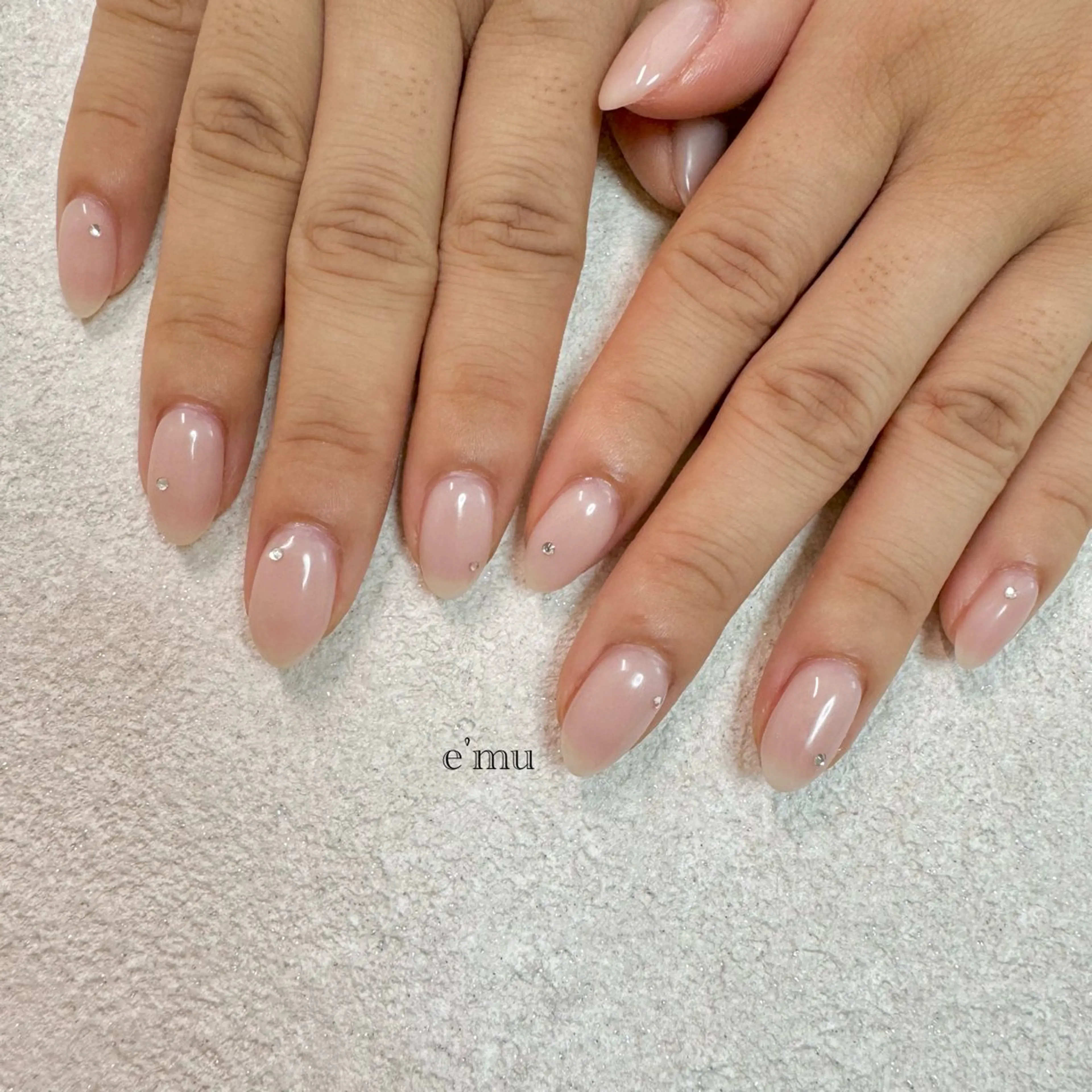 ネイル オフィスネイル ワンカラーネイル ハンドネイル nail salon e'mu💐のネイルデザイン