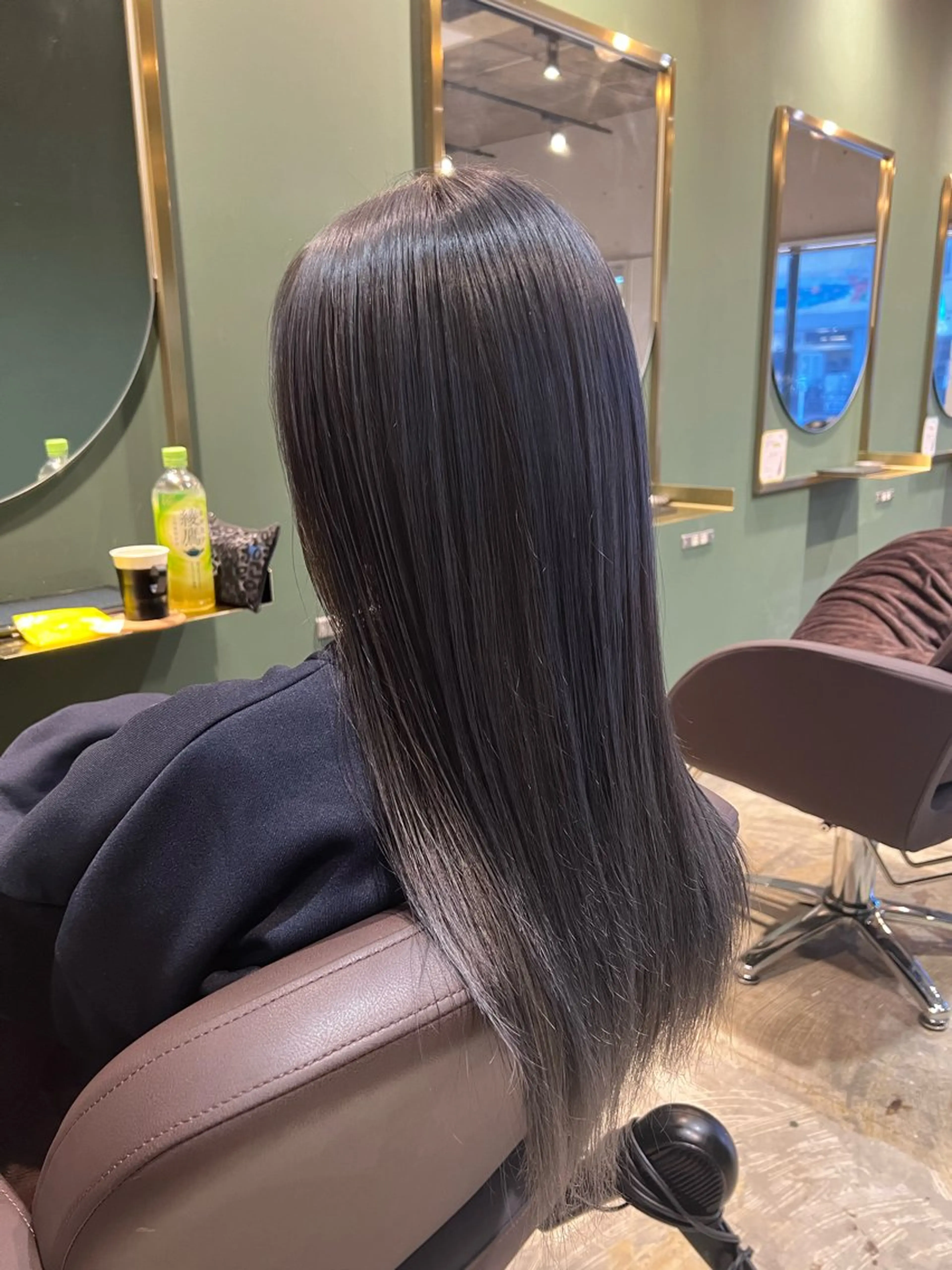 ロング カラー バレイヤージュ レイヤーカット ヘアカラー トリートメント ヘッドスパ カラースペシャリスト しょう🧑🏼‍🎨のヘアスタイル